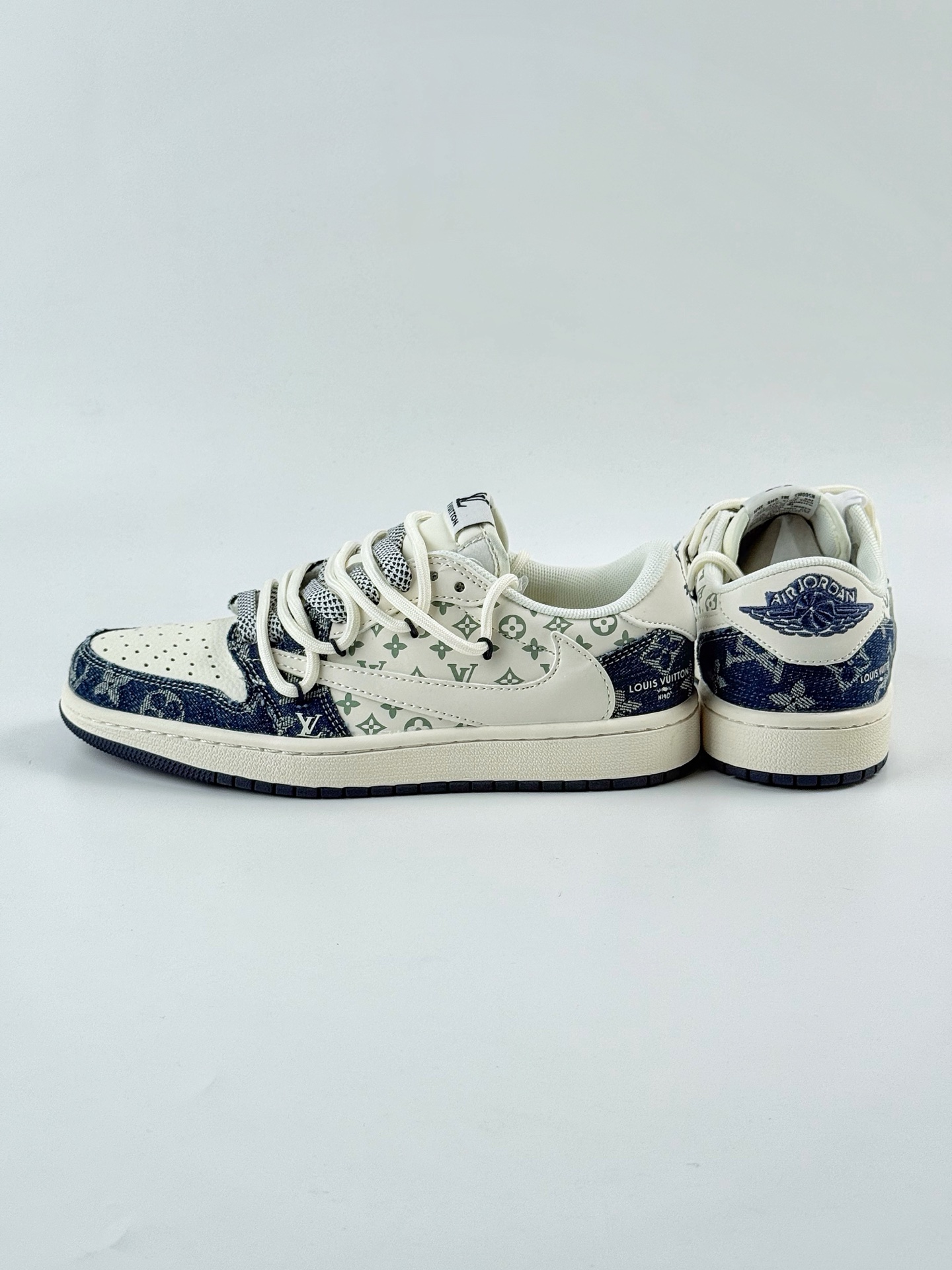 Travis Scott x Nike Air Jordan 1 Low x Louis Vuitton Air Jordan 1 Low 反转蓝白满天星倒钩 YX5066-322