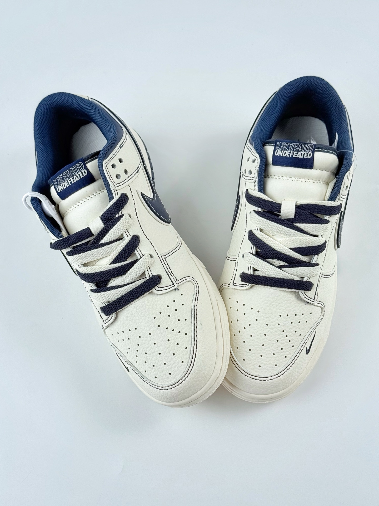 240 Nike SB Dunk Low x UNDEFEATED 白蓝小勾 XF8698-079