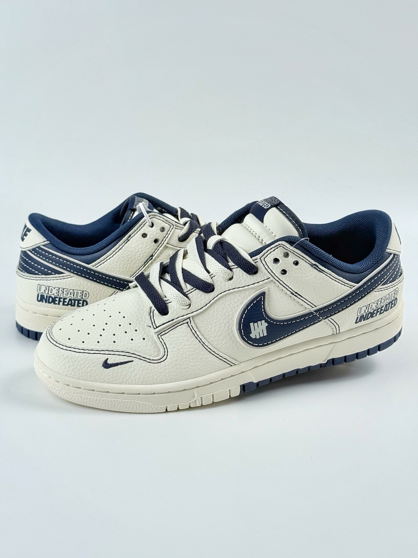 240 Nike SB Dunk Low x UNDEFEATED 白蓝小勾 XF8698-079