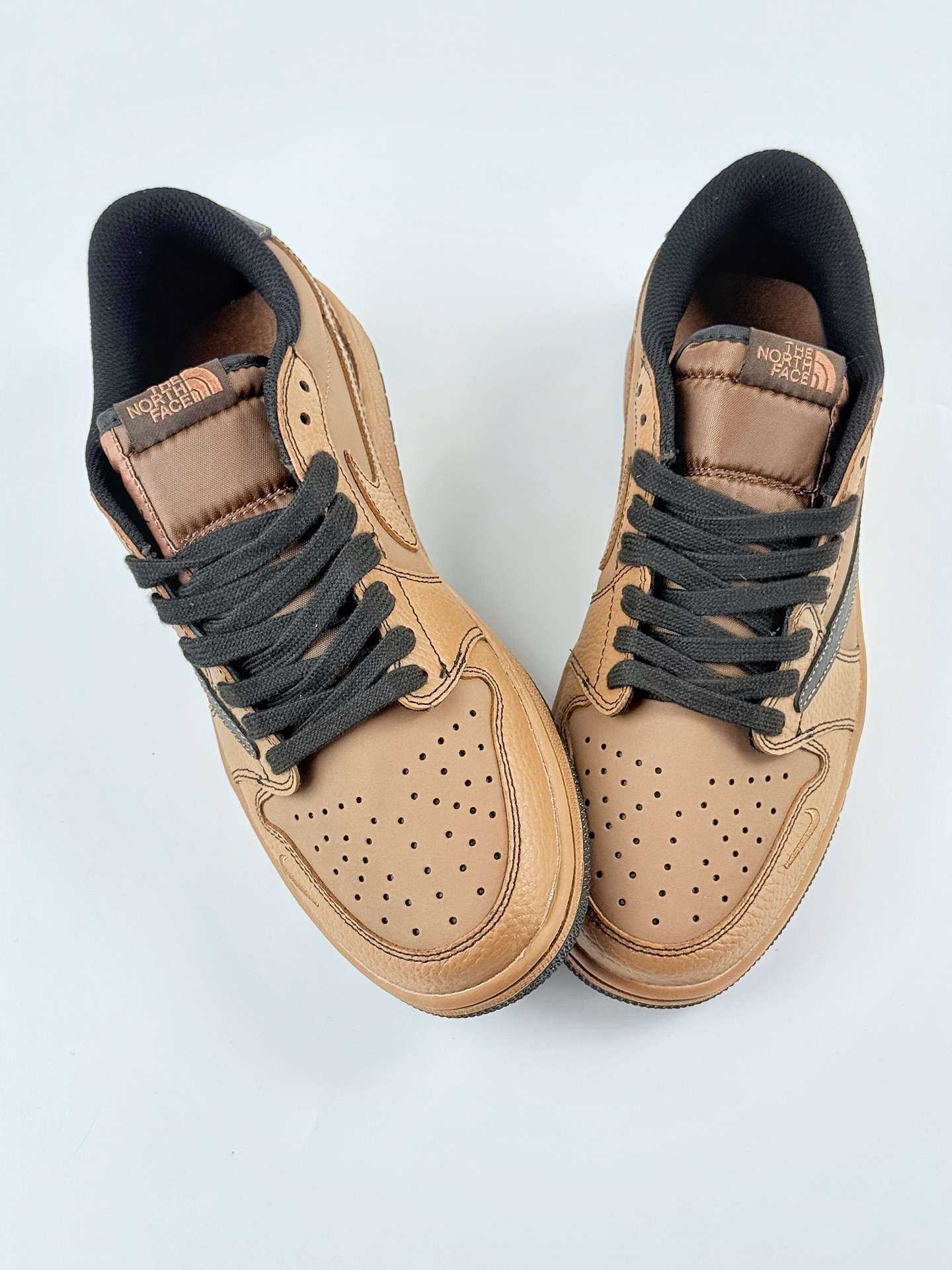 260 Travis Scott x Nike Air Jordan 1 Low x The North Face Air Jordan 1 Low 反转棕黑小钩倒钩 XZ5749-011