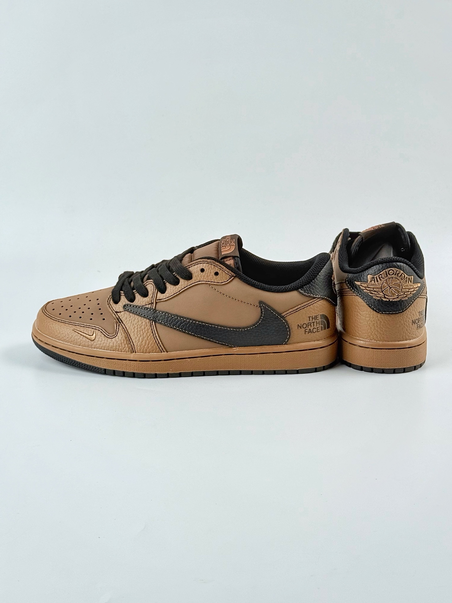 260 Travis Scott x Nike Air Jordan 1 Low x The North Face Air Jordan 1 Low 反转棕黑小钩倒钩 XZ5749-011