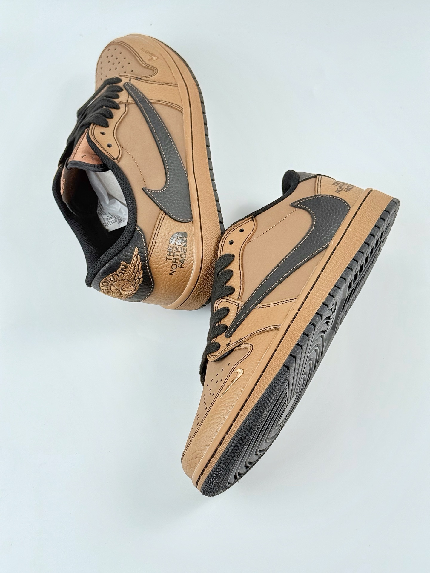 260 Travis Scott x Nike Air Jordan 1 Low x The North Face Air Jordan 1 Low 反转棕黑小钩倒钩 XZ5749-011