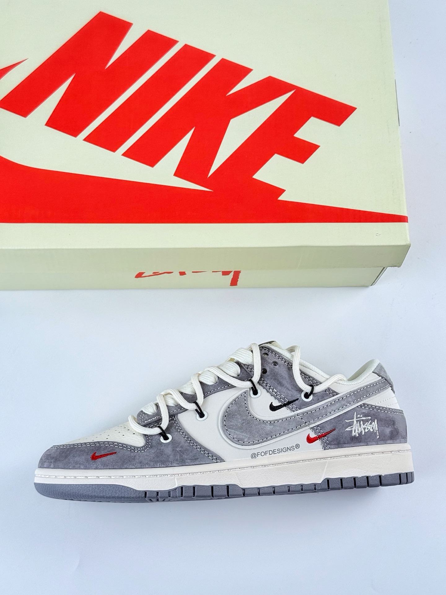 Nike SB Dunk Low x Stussy 灰白三小勾 YX5066-328