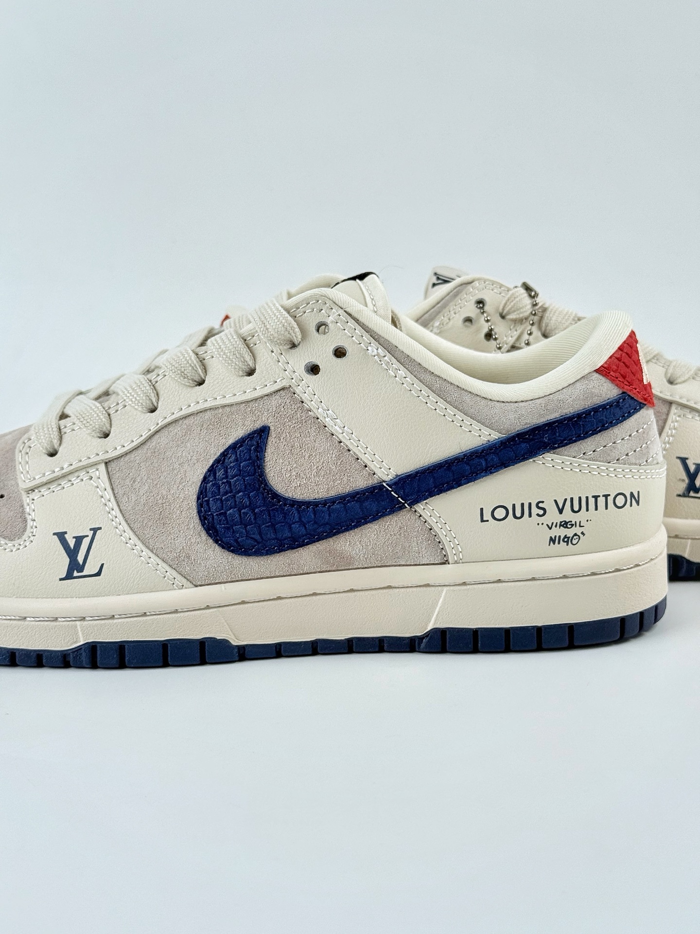 Nike SB Dunk Low x Louis Vuitton 白蓝 XX3168-122