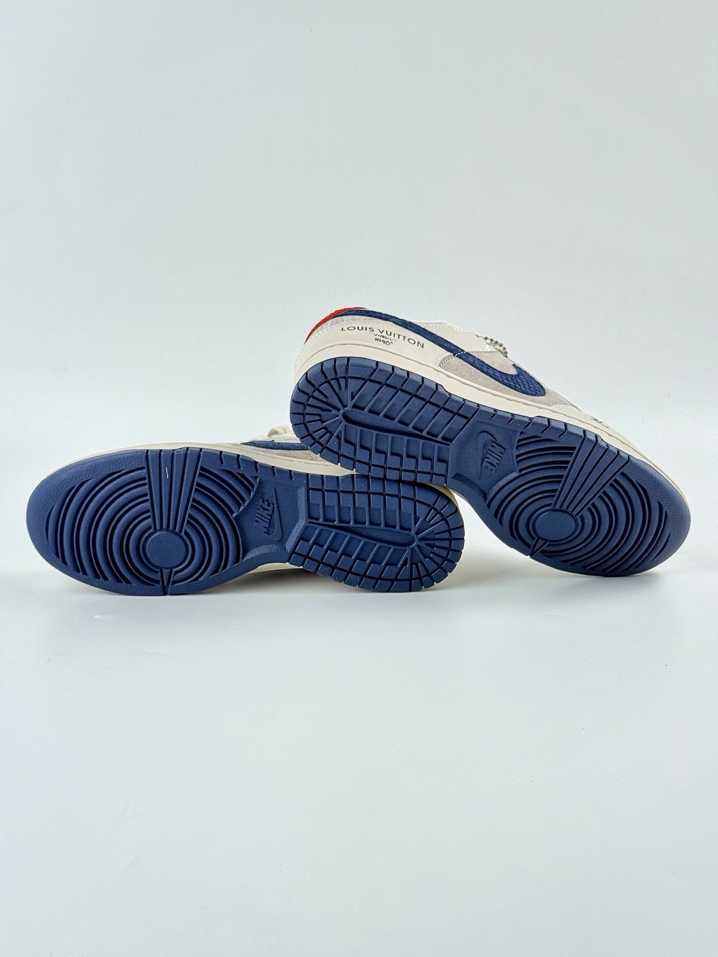 Nike SB Dunk Low x Louis Vuitton 白蓝 XX3168-122