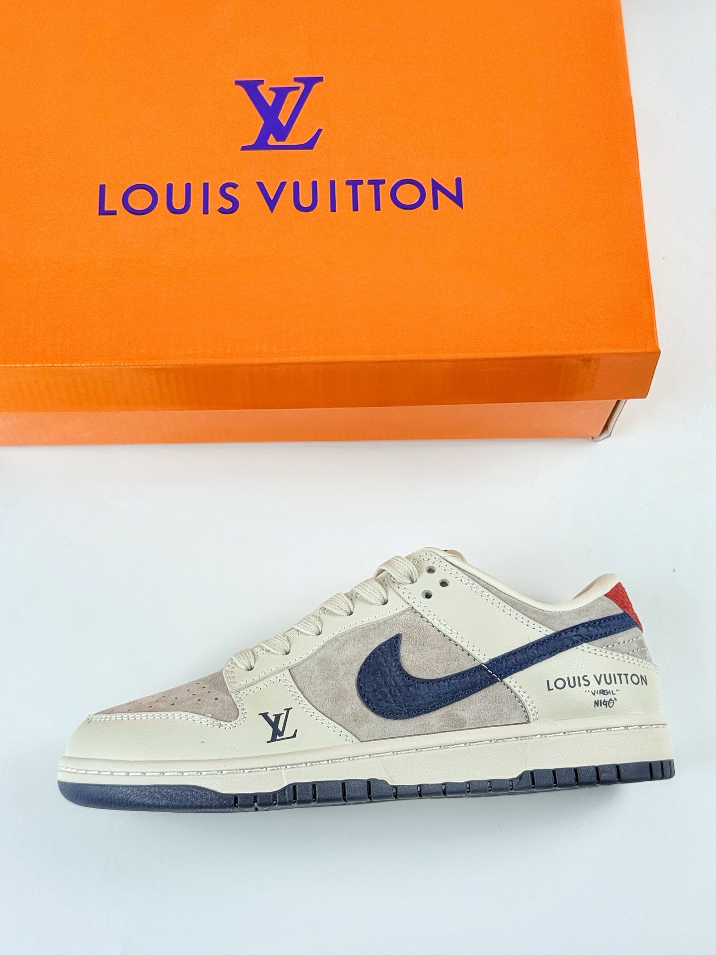Nike SB Dunk Low x Louis Vuitton 白蓝 XX3168-122