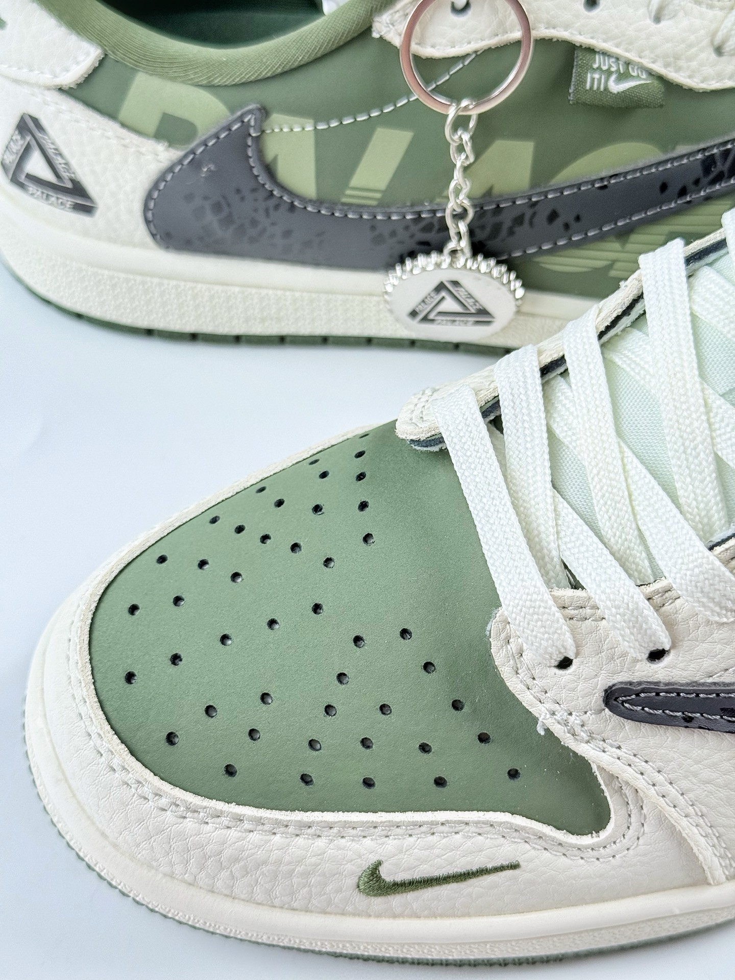 Travis Scott x Nike Air Jordan 1 Low x PALACE Air Jordan 1 Low 反转白绿小勾倒钩 XS2024-030