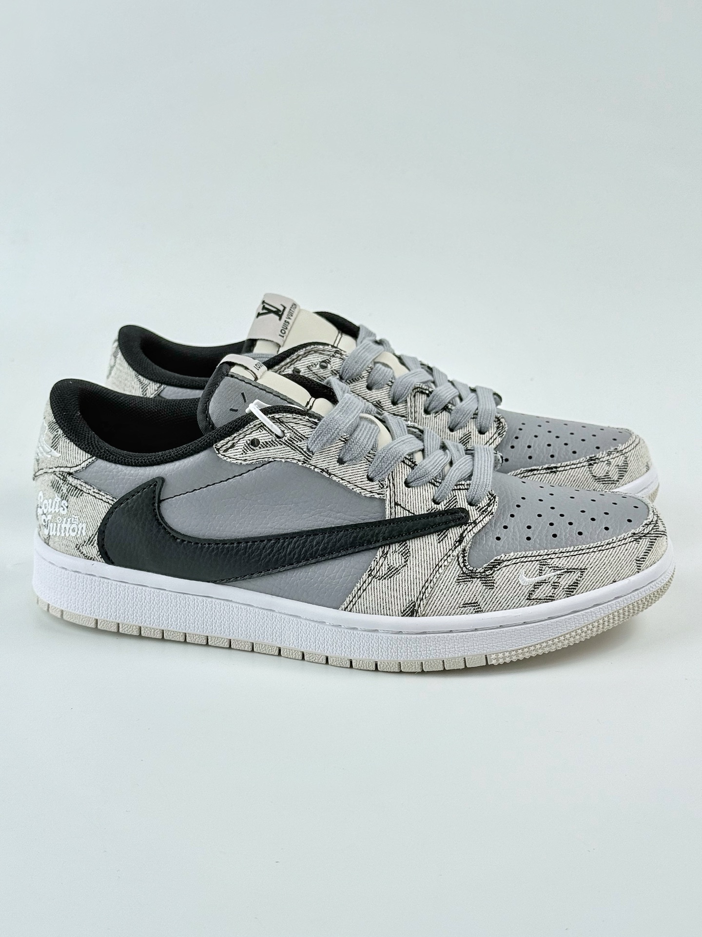 Travis Scott x Nike Air Jordan 1 Low x Louis Vuitton Air Jordan 1 Low 反转米灰黑小勾倒钩 XD0798-302