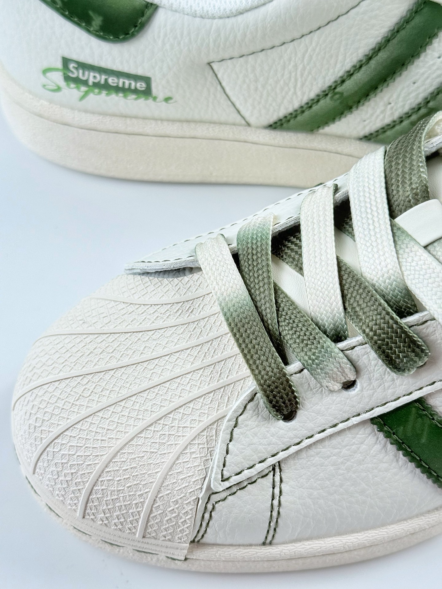 AD Originals Superstar x Supreme 白绿 HS3068