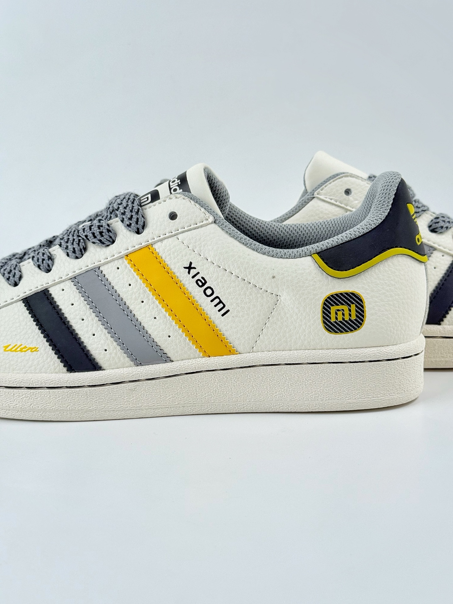 AD Originals Superstar x SU7 Ultra 82 贝壳头 白黑满天星 SD6822