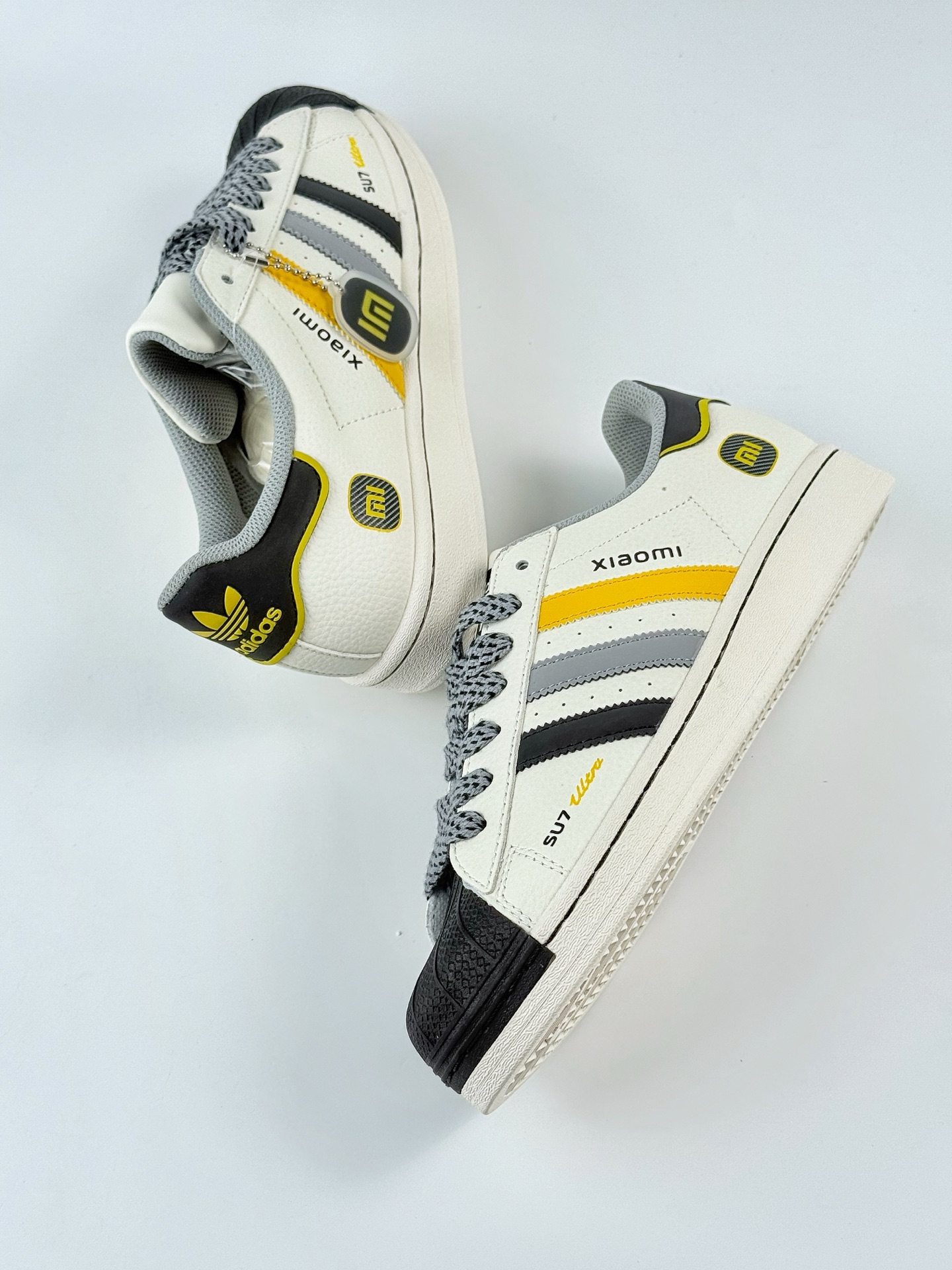 AD Originals Superstar x SU7 Ultra 82 贝壳头 白黑满天星 SD6822