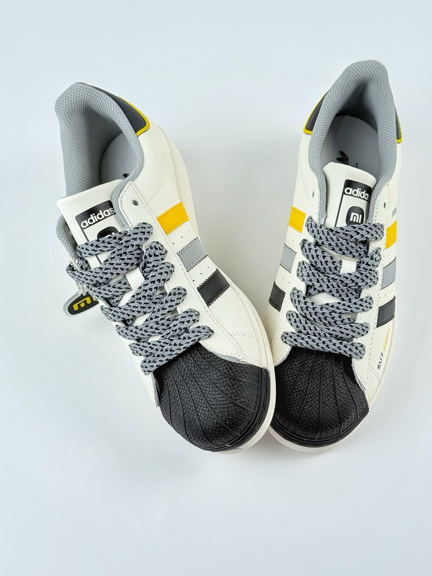 AD Originals Superstar x SU7 Ultra 82 贝壳头 白黑满天星 SD6822
