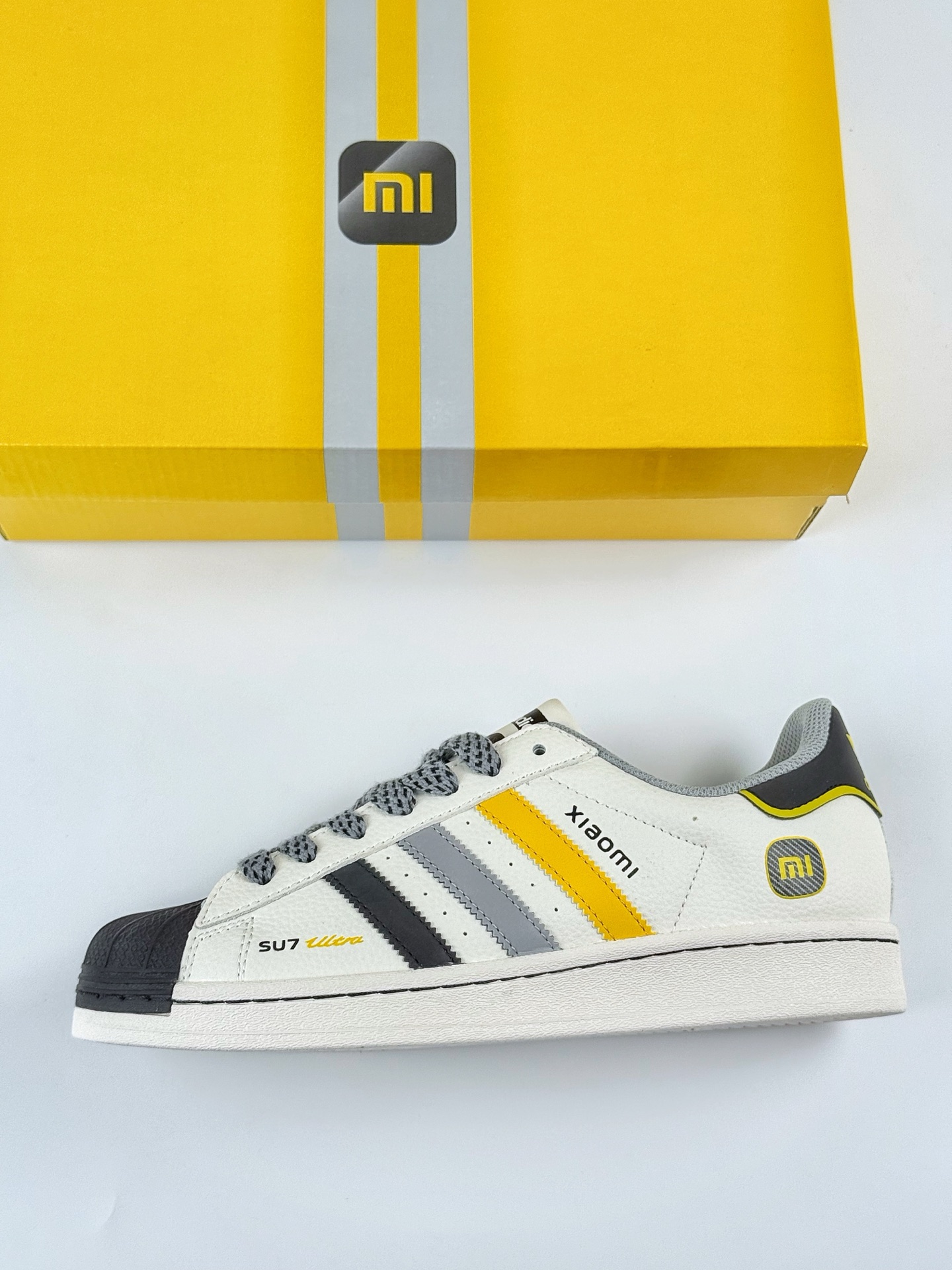 AD Originals Superstar x SU7 Ultra 82 贝壳头 白黑满天星 SD6822