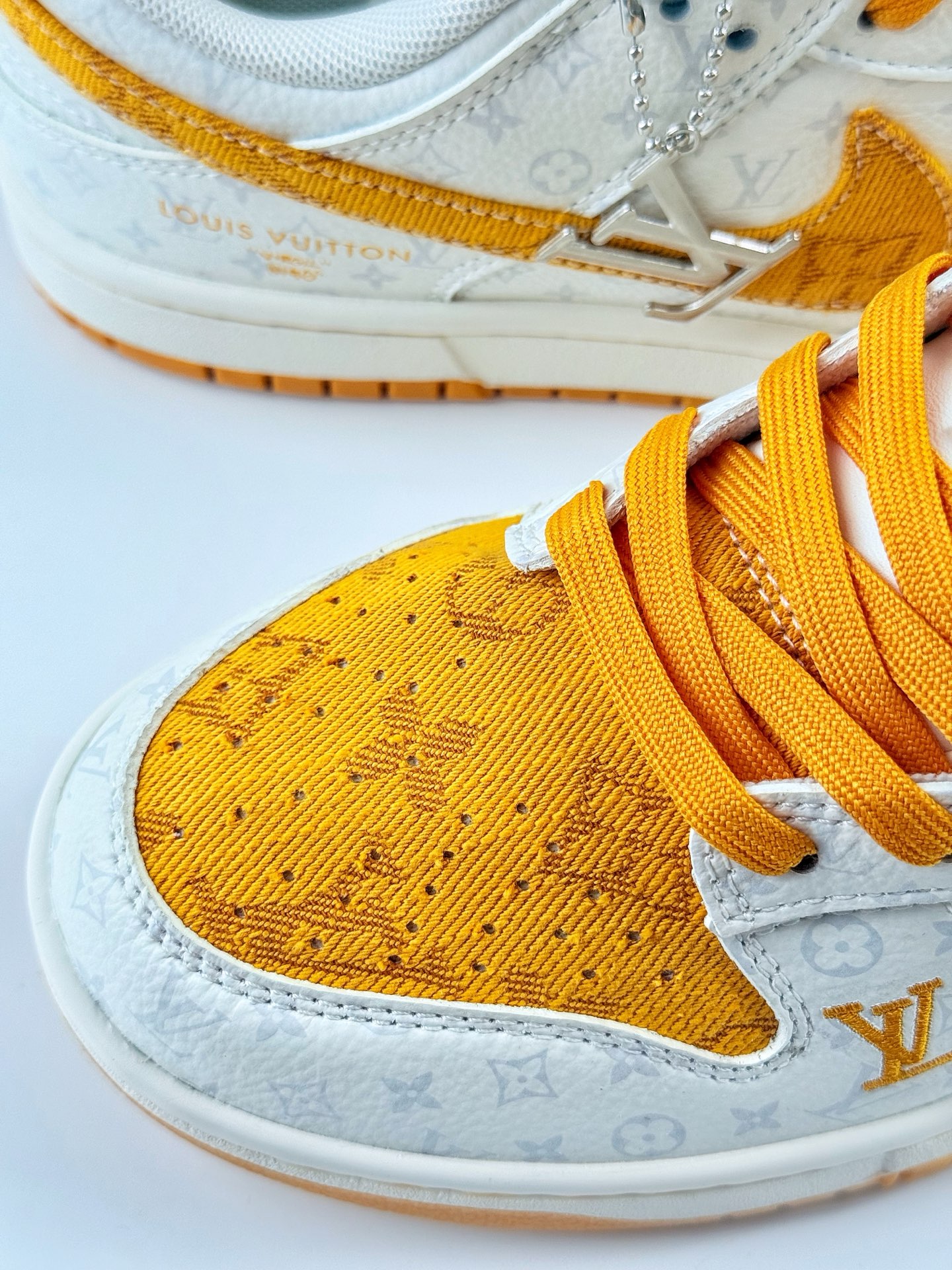 Nike SB Dunk Low x Louis Vuitton 白黄 SC9772-803