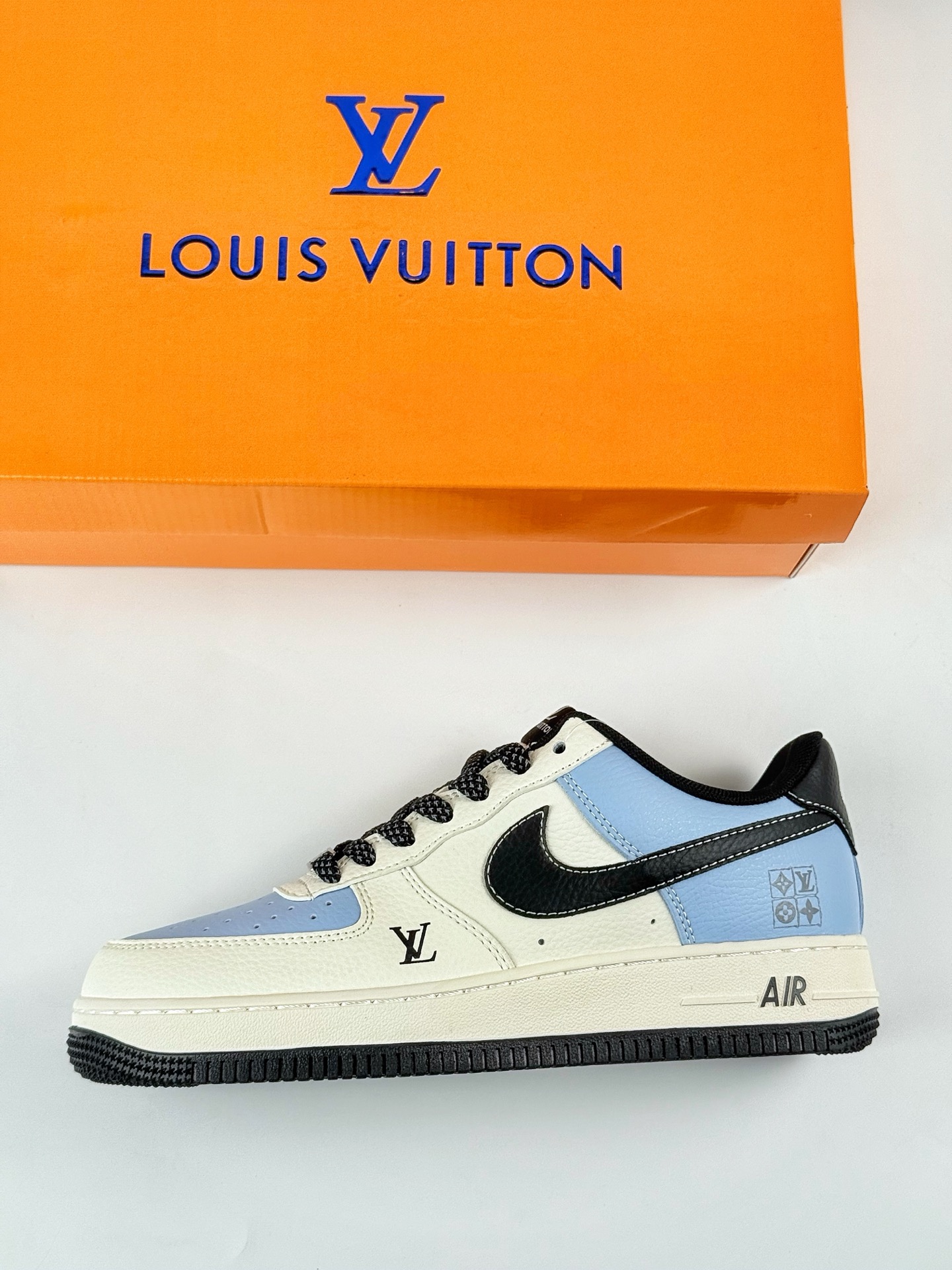 Nike Air Force 1 Low 07 x Louis Vuitton 白蓝满天星 JJ2508-712
