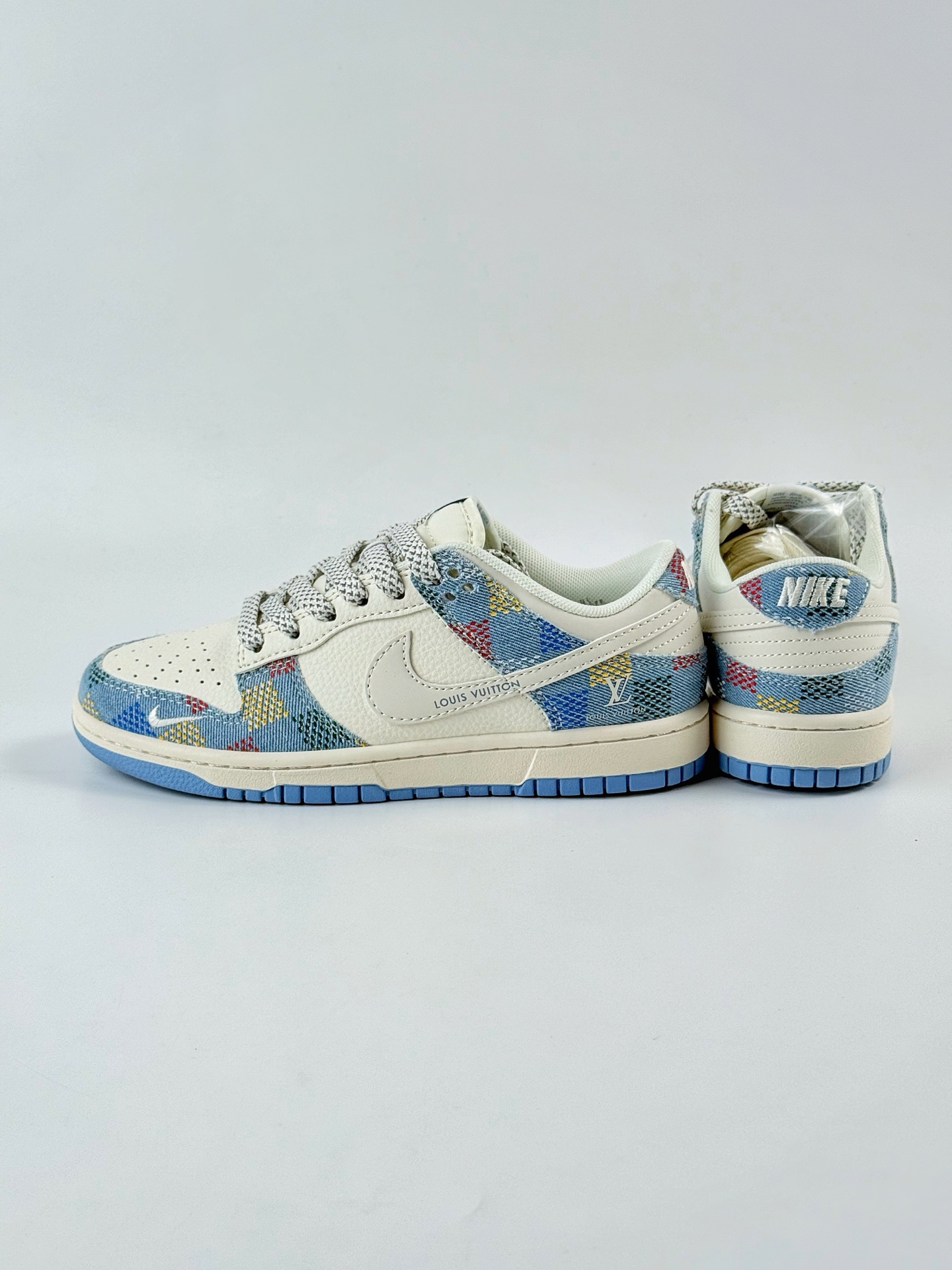 280 Nike SB Dunk Low x Louis Vuitton 蓝白小勾 FC1688-231