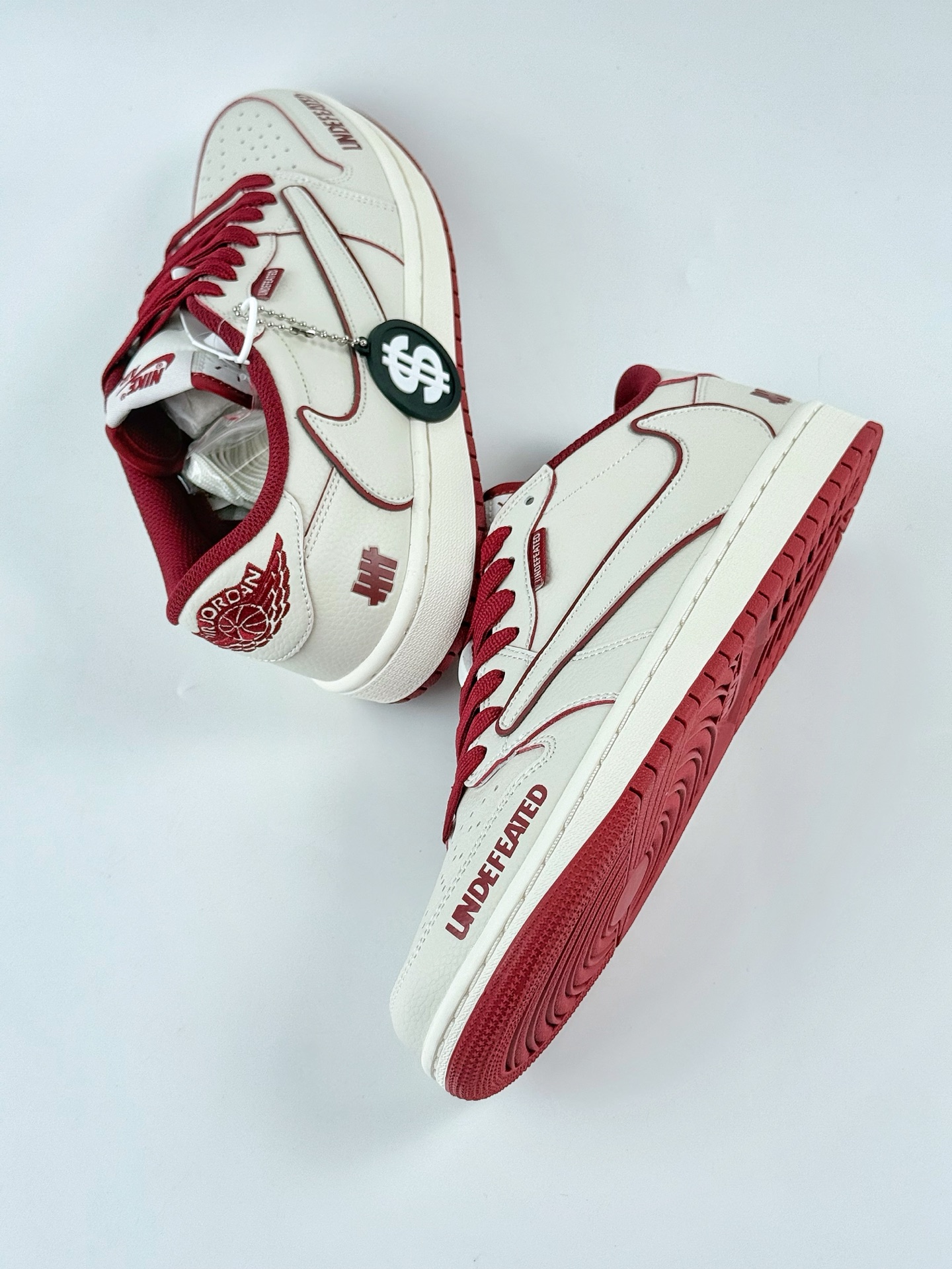 280 Travis Scott x Nike Air Jordan 1 Low x UNDEFEATED Air Jordan 1 Low 反转白红倒钩 DF1845-536
