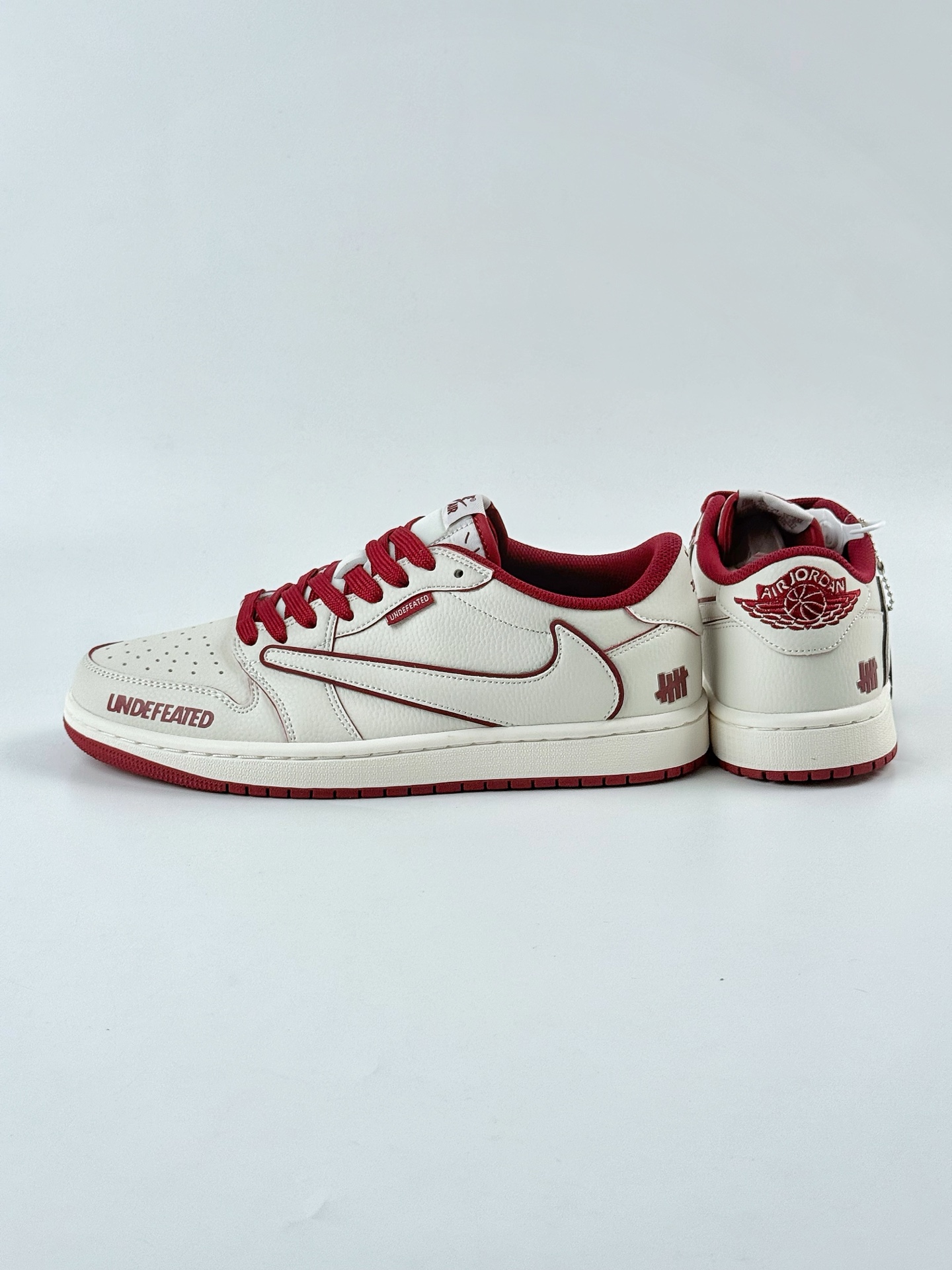 280 Travis Scott x Nike Air Jordan 1 Low x UNDEFEATED Air Jordan 1 Low 反转白红倒钩 DF1845-536