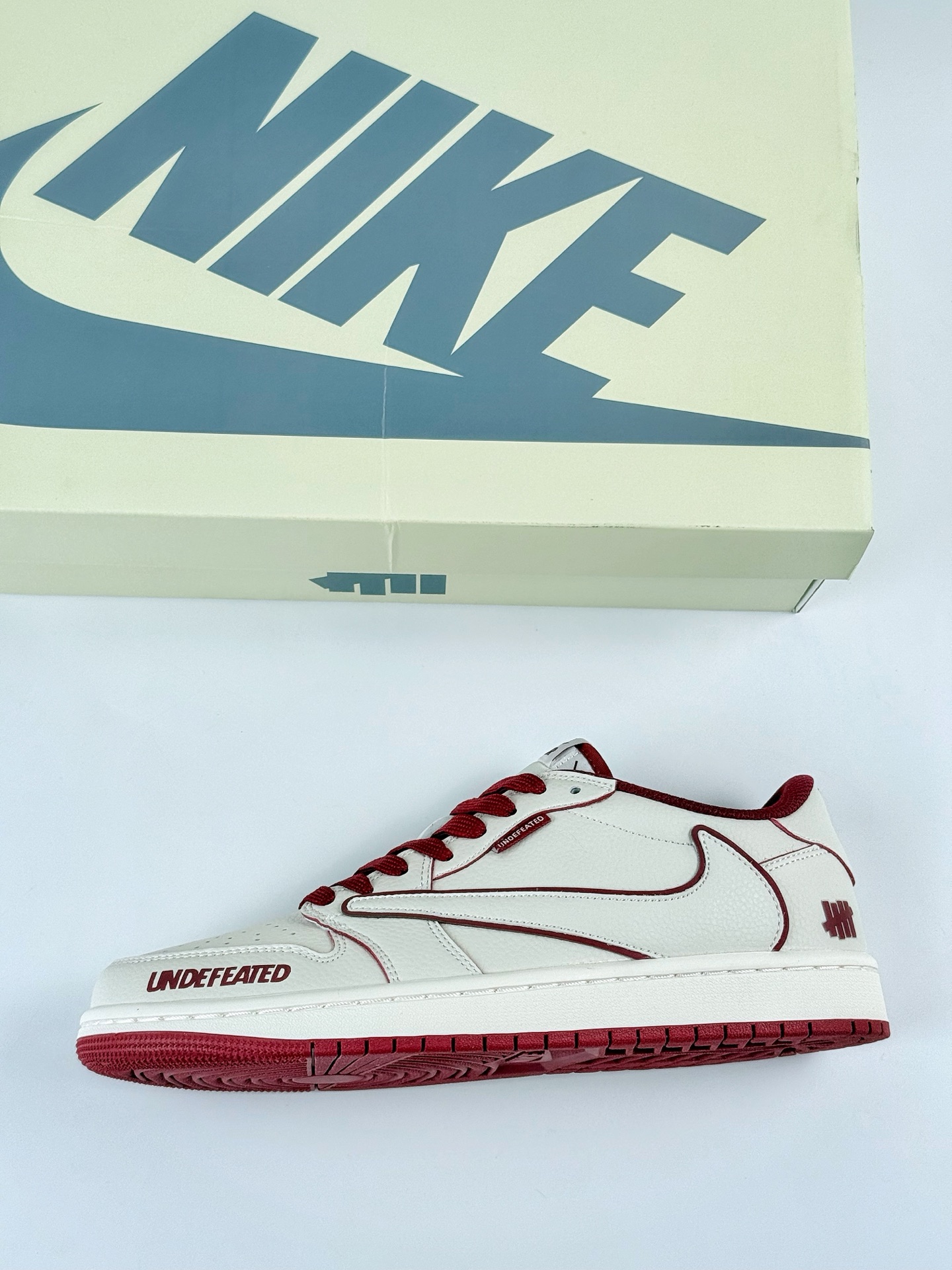 280 Travis Scott x Nike Air Jordan 1 Low x UNDEFEATED Air Jordan 1 Low 反转白红倒钩 DF1845-536
