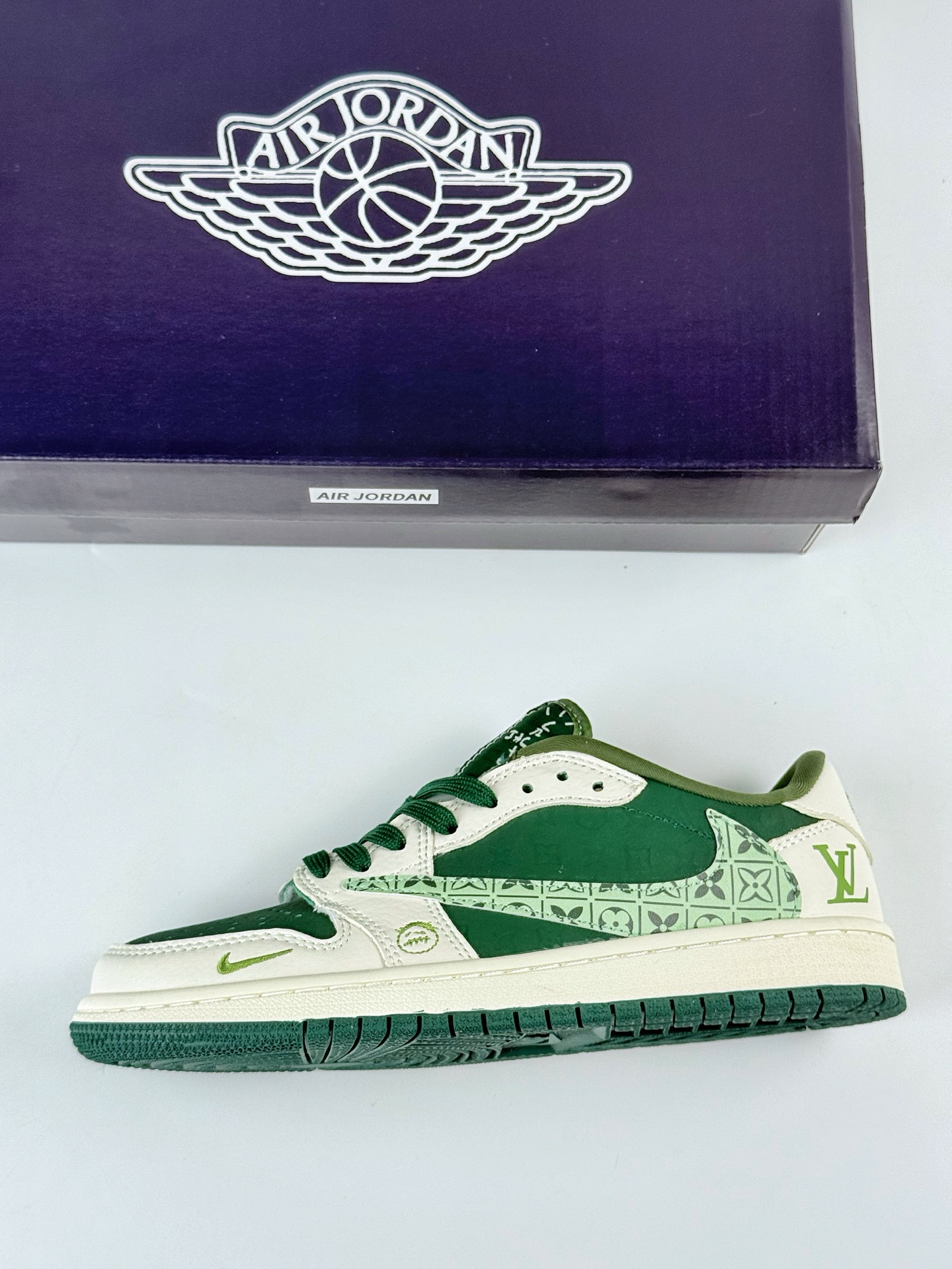 Travis Scott x Nike Air Jordan 1 Low x Louis Vuitton Air Jordan 1 Low 反转白绿小钩倒钩 LD2025-022