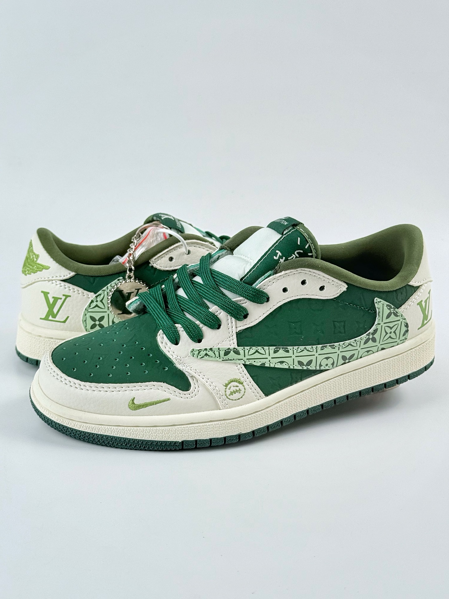Travis Scott x Nike Air Jordan 1 Low x Louis Vuitton Air Jordan 1 Low 反转白绿小钩倒钩 LD2025-022