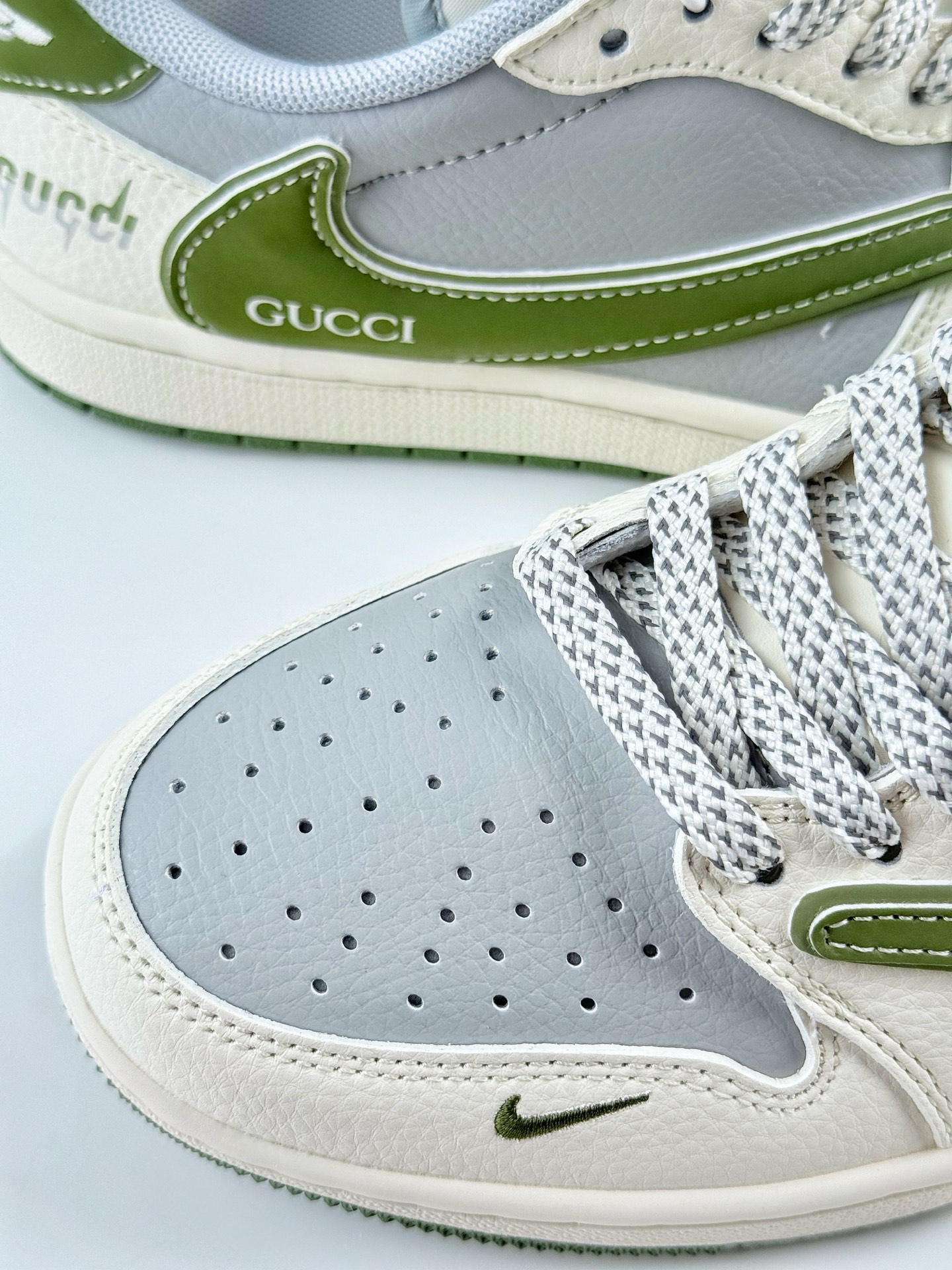 Travis Scott x Nike Air Jordan 1 Low x GUCCI Air Jordan 1 Low 反转白灰绿小钩满天星倒钩 HS8068-007