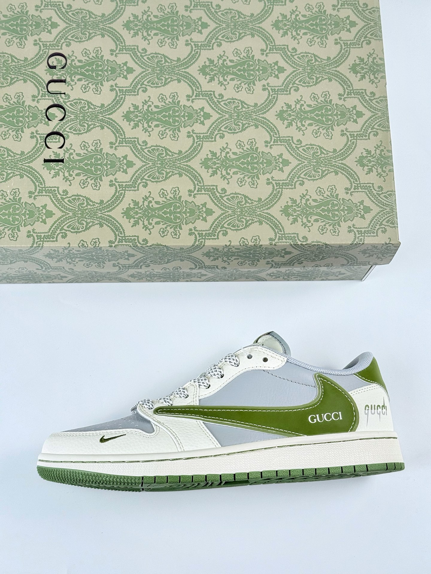 Travis Scott x Nike Air Jordan 1 Low x GUCCI Air Jordan 1 Low 反转白灰绿小钩满天星倒钩 HS8068-007