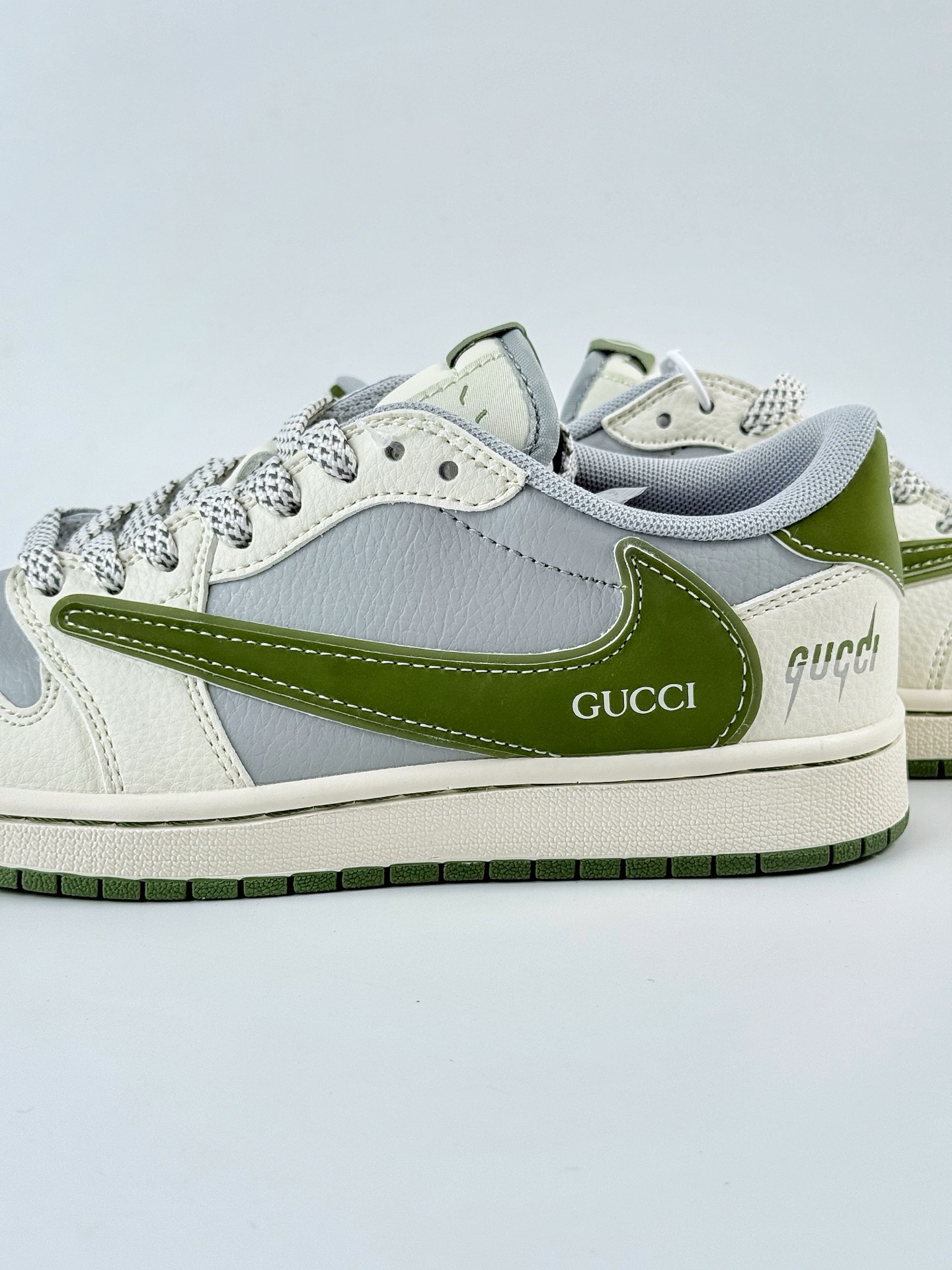 Travis Scott x Nike Air Jordan 1 Low x GUCCI Air Jordan 1 Low 反转白灰绿小钩满天星倒钩 HS8068-007