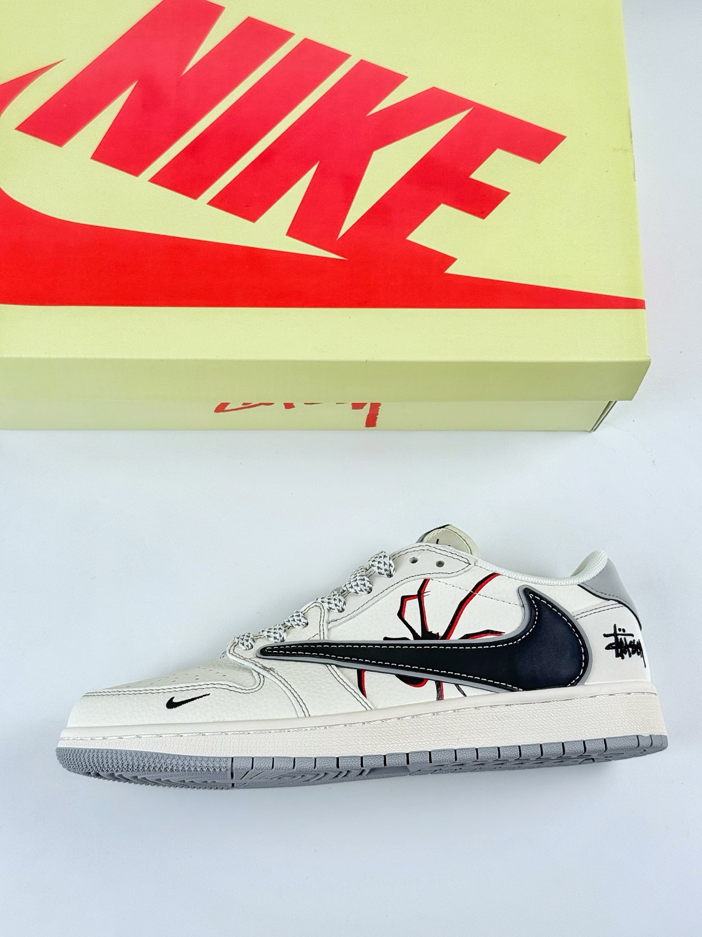 Travis Scott x Nike Air Jordan 1 Low x Stussy Air Jordan 1 Low 反转白黑灰小钩满天星倒钩 HS8068-006