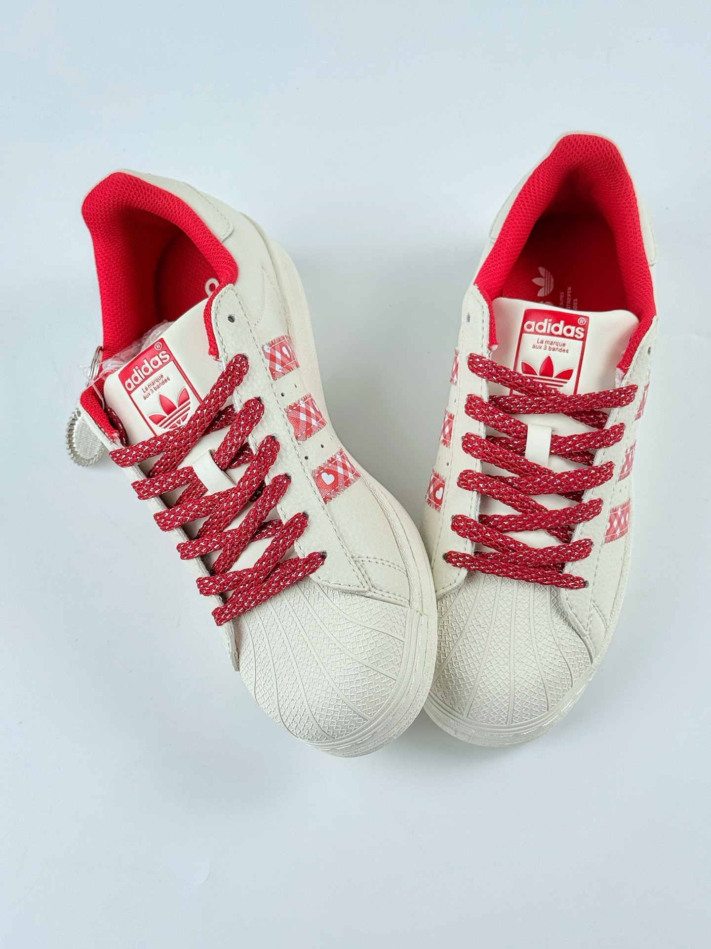AD Originals Superstar x Hello Kitty 白红 XG0002