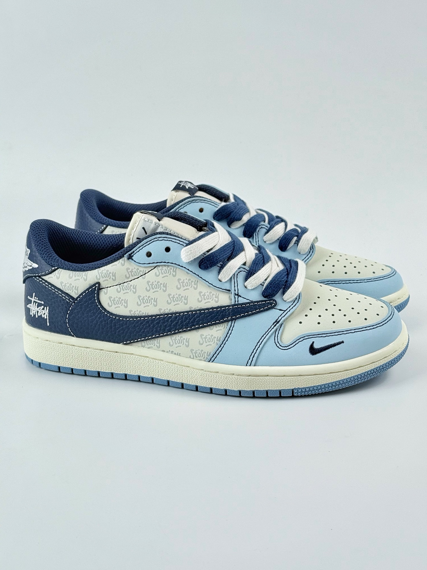 Travis Scott x Nike Air Jordan 1 Low x Stussy Air Jordan 1 Low 反转蓝白小勾倒钩 XZ5749-010