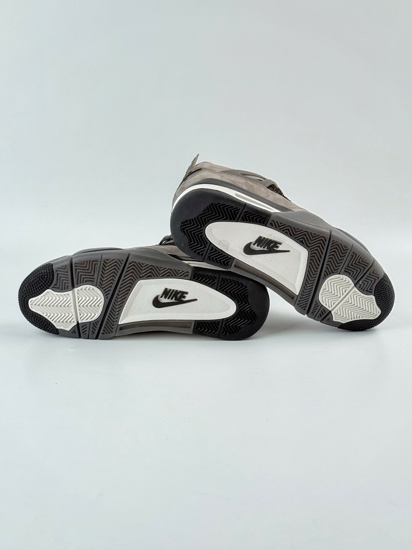 Nike Air Jordan 4 Retro 乔丹四代 “Laser” 灰黑 FV5029-200