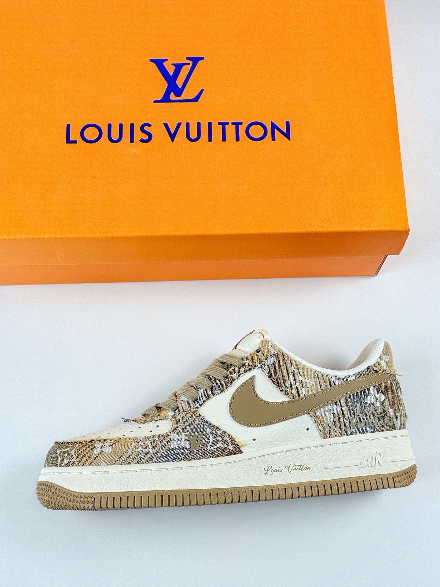 Nike Air Force 1 Low 07 x Louis Vuitton 黄白 XS1958-582