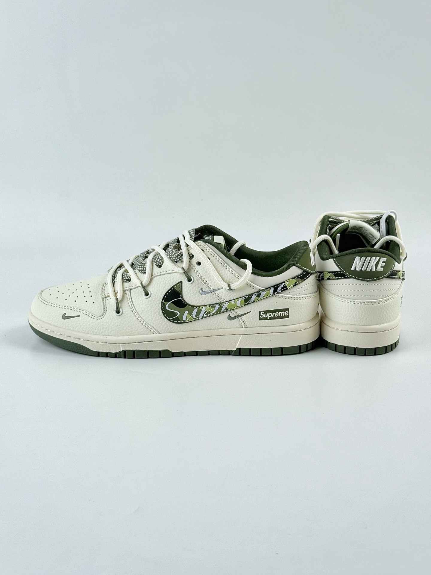 Nike SB Dunk Low x Supreme 白绿小勾满天星 DM6868-081