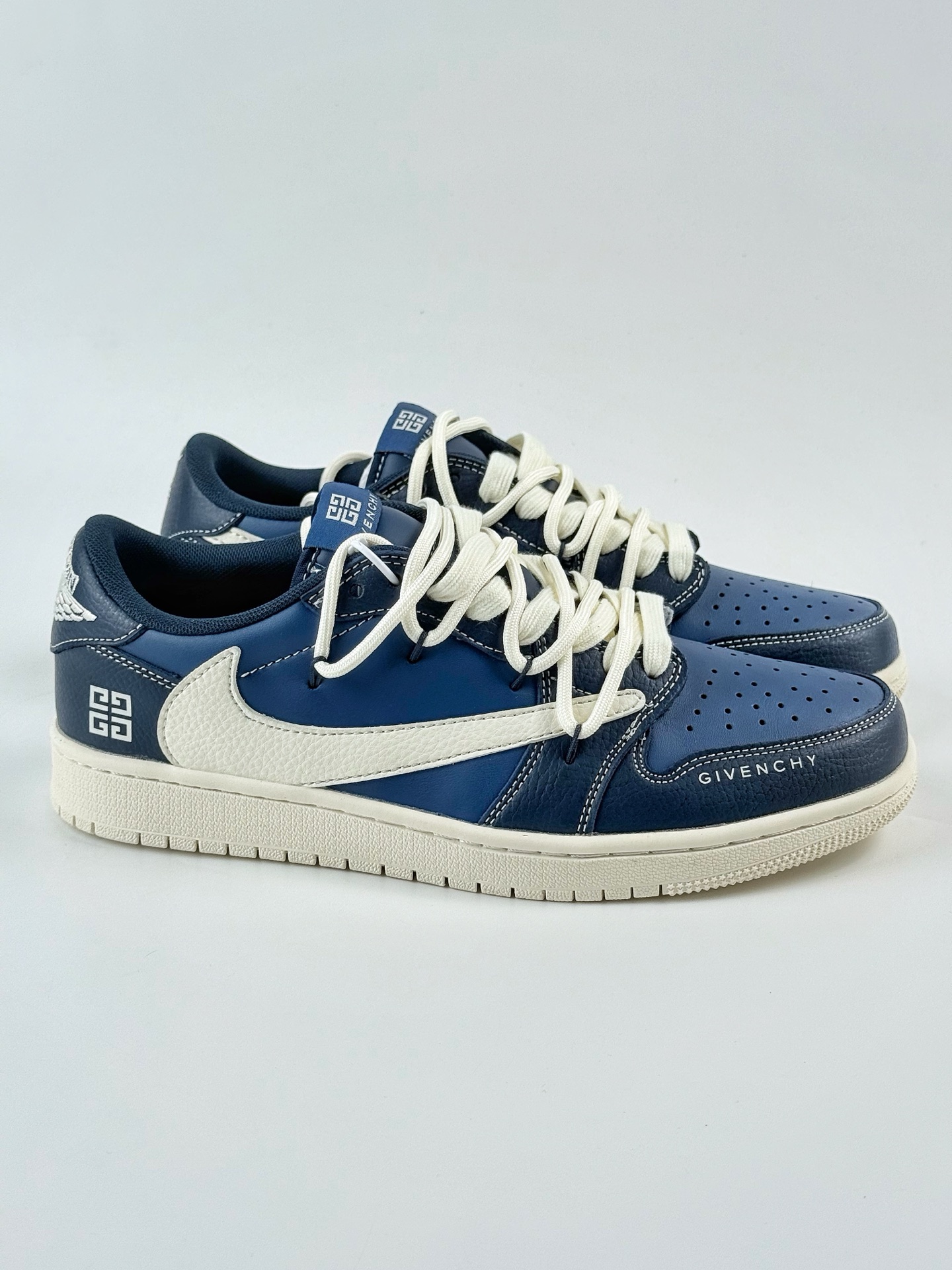 Travis Scott x Nike Air Jordan 1 Low x GIVENCHY Air Jordan 1 Low 反转深蓝米白倒钩 DM6868-105
