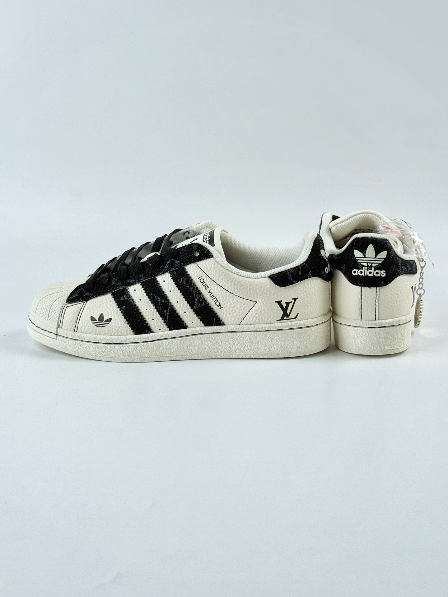 AD Originals Superstar x Louis Vuitton 白黑 AD8008