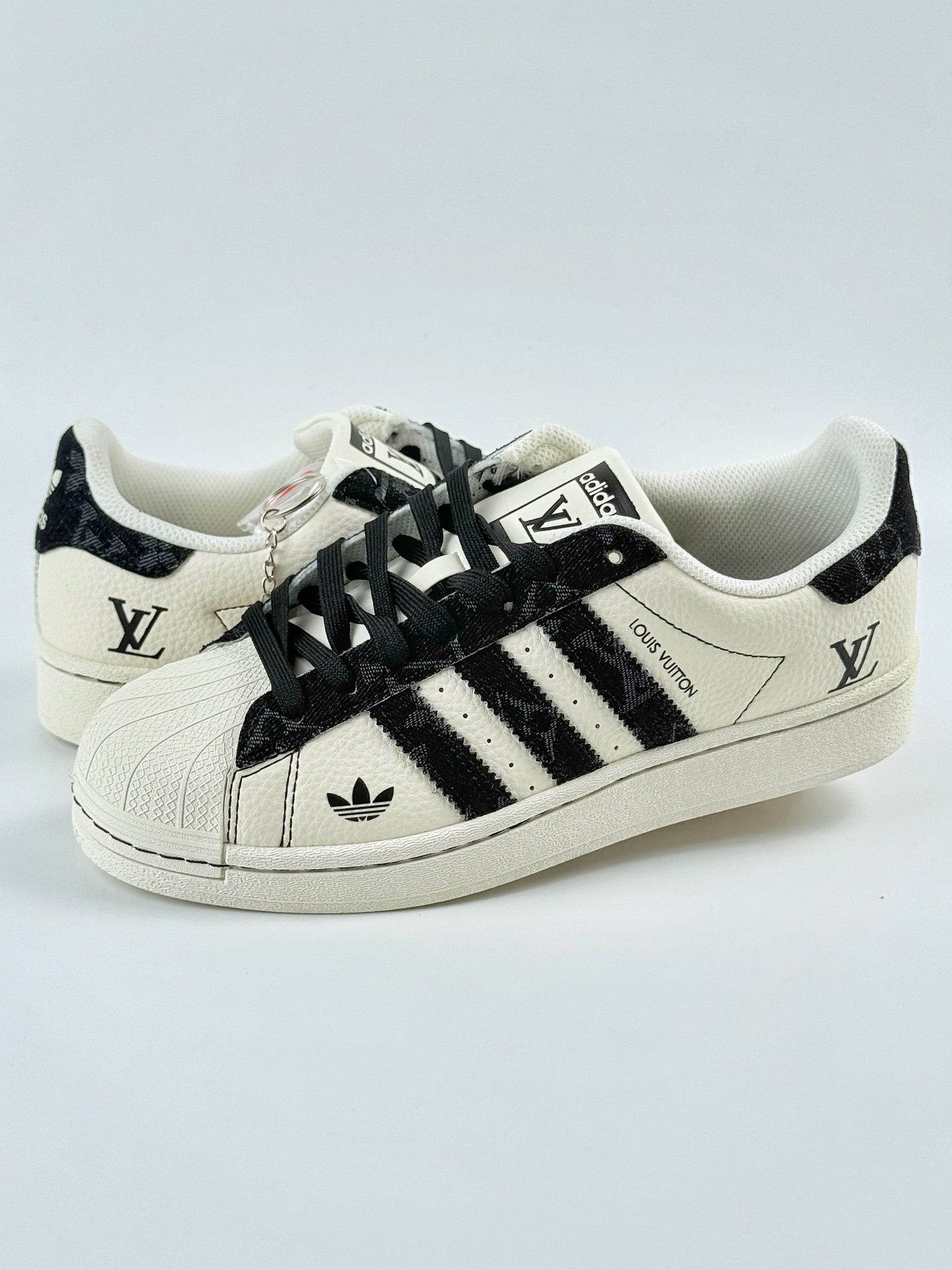 AD Originals Superstar x Louis Vuitton 白黑 AD8008