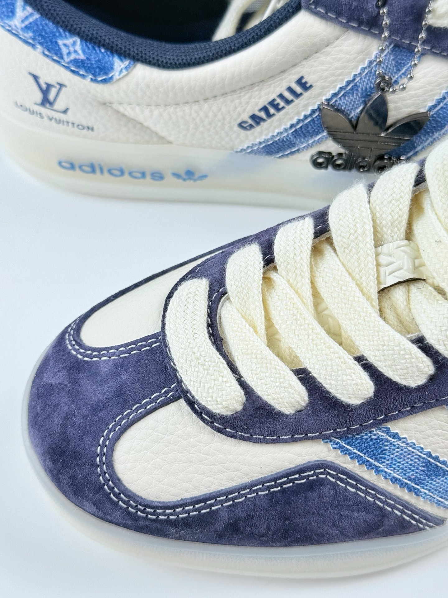 adidas Originals Gazelle INdoor x Louis Vuitton 白蓝 三叶草休闲防滑耐磨低帮板鞋 DM1234-008