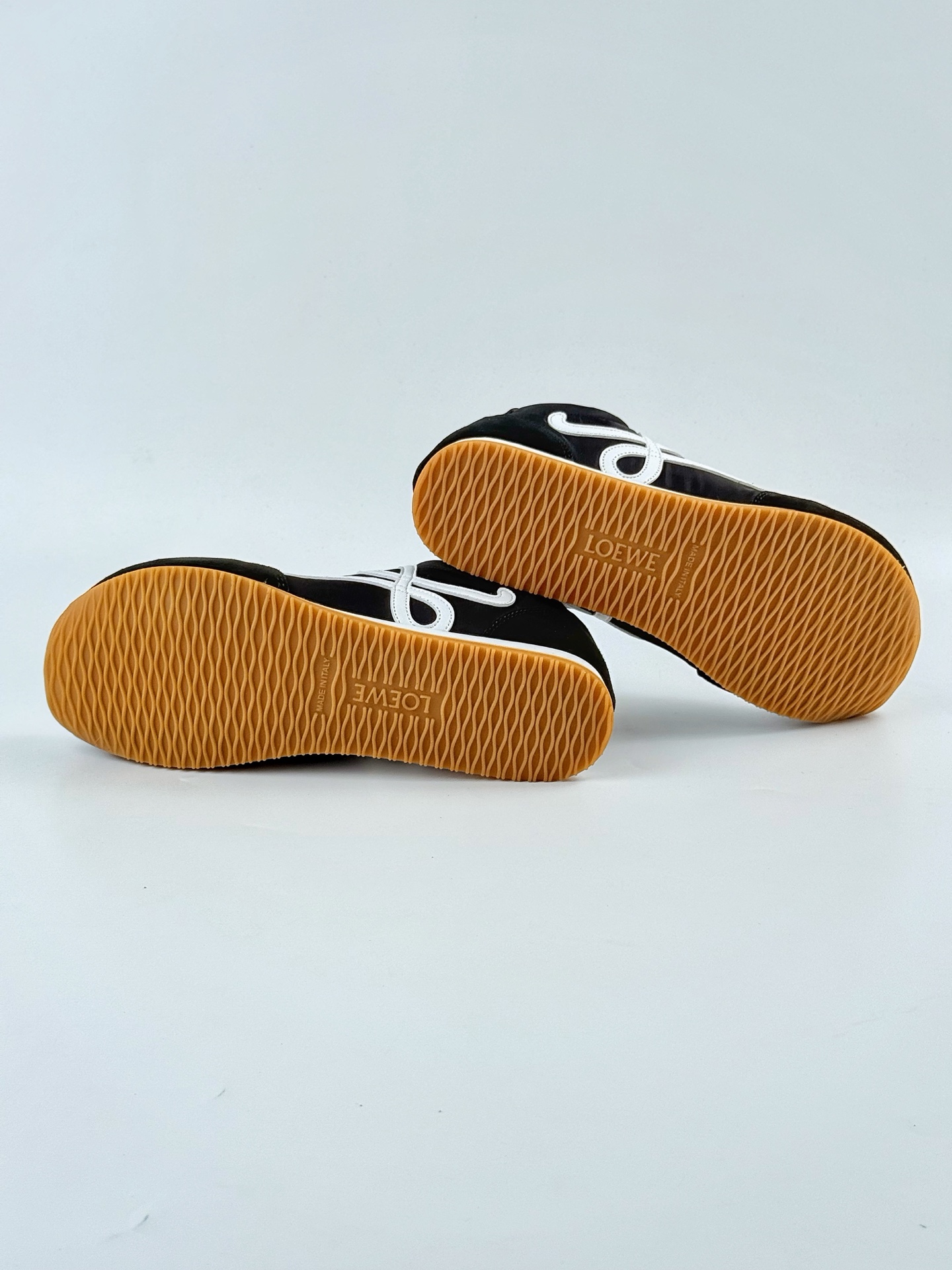 配件+10 罗意威Loewe Ballet Runner 2.0 Sneakers 芭蕾舞2.0系列阿甘复古风德训薄底百搭休闲运动鞋
