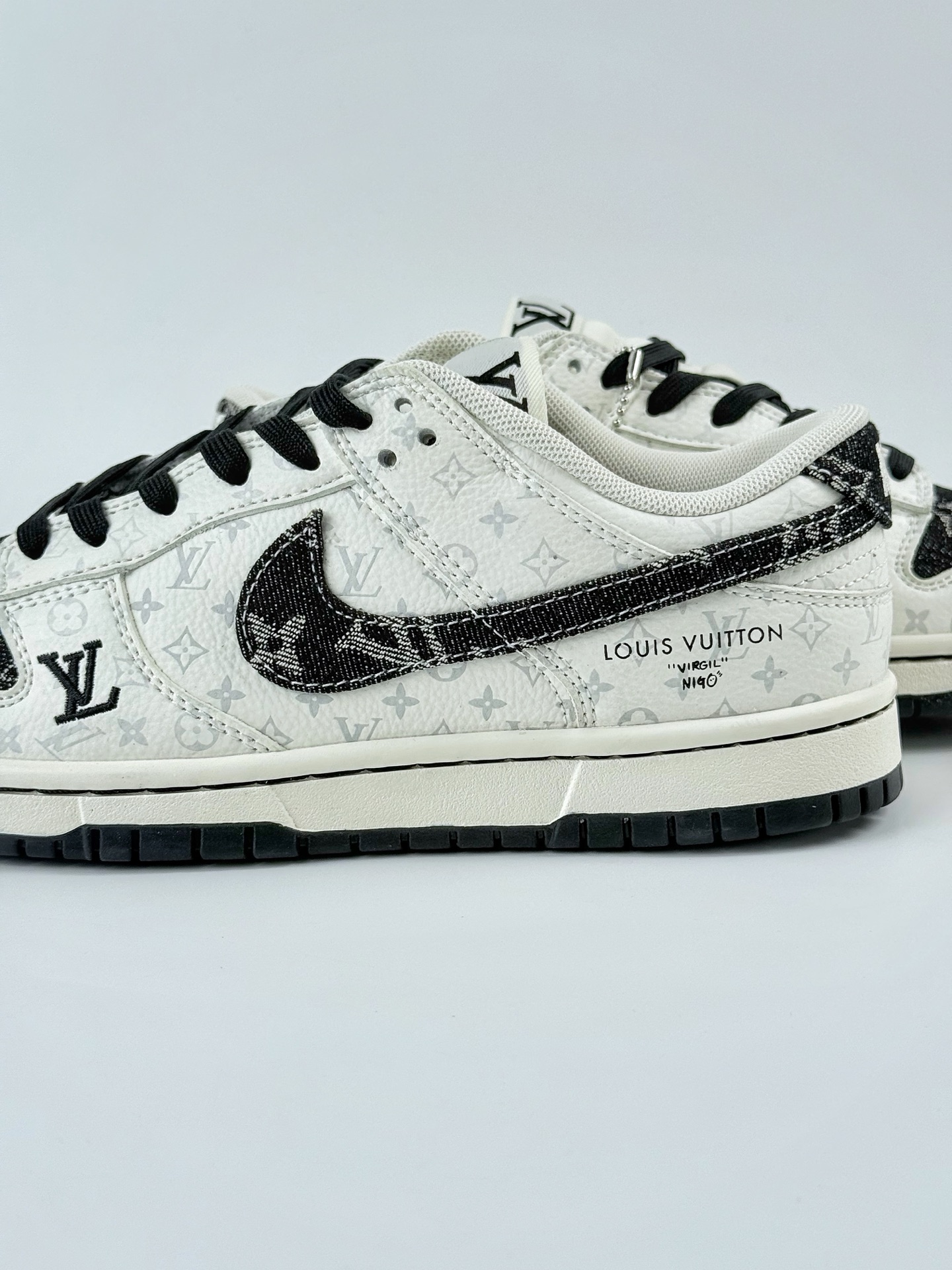 Nike SB Dunk Low x Louis Vuitton 白黑 SC9772-804
