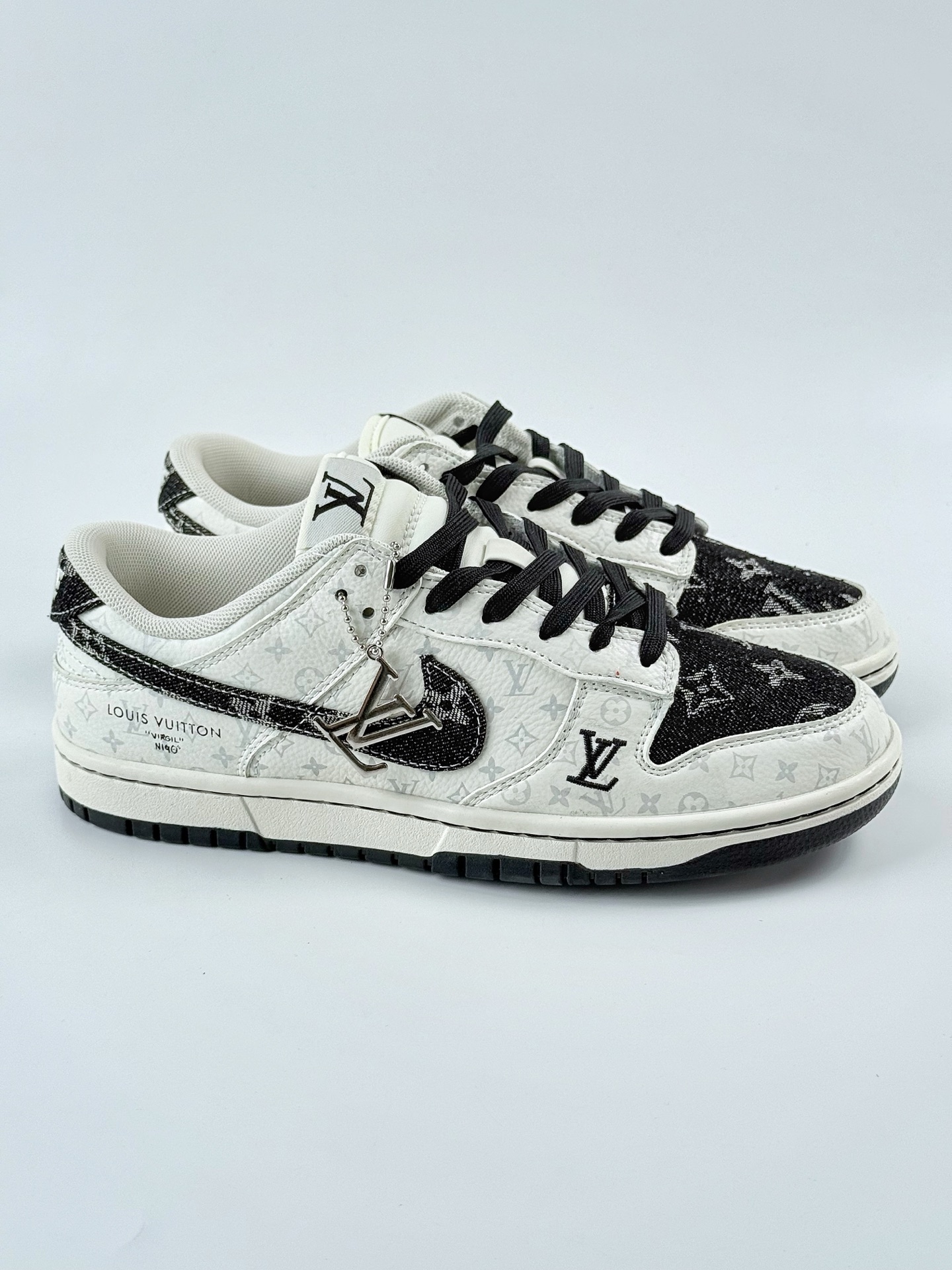 Nike SB Dunk Low x Louis Vuitton 白黑 SC9772-804