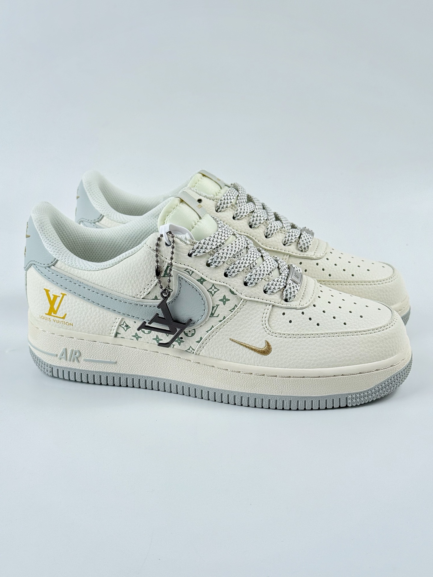 260 Nike Air Force 1 Low 07 x Louis Vuitton 白灰小勾满天星 XX3168-159
