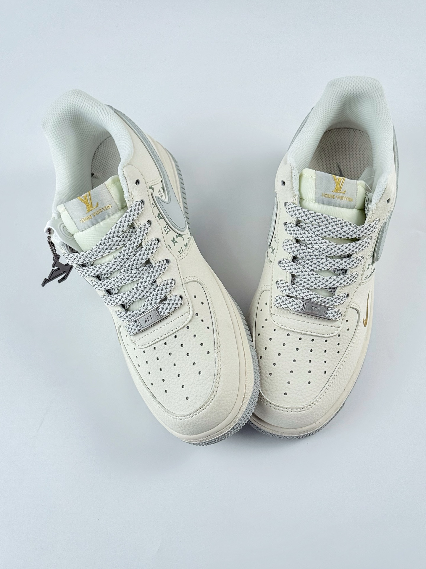 260 Nike Air Force 1 Low 07 x Louis Vuitton 白灰小勾满天星 XX3168-159