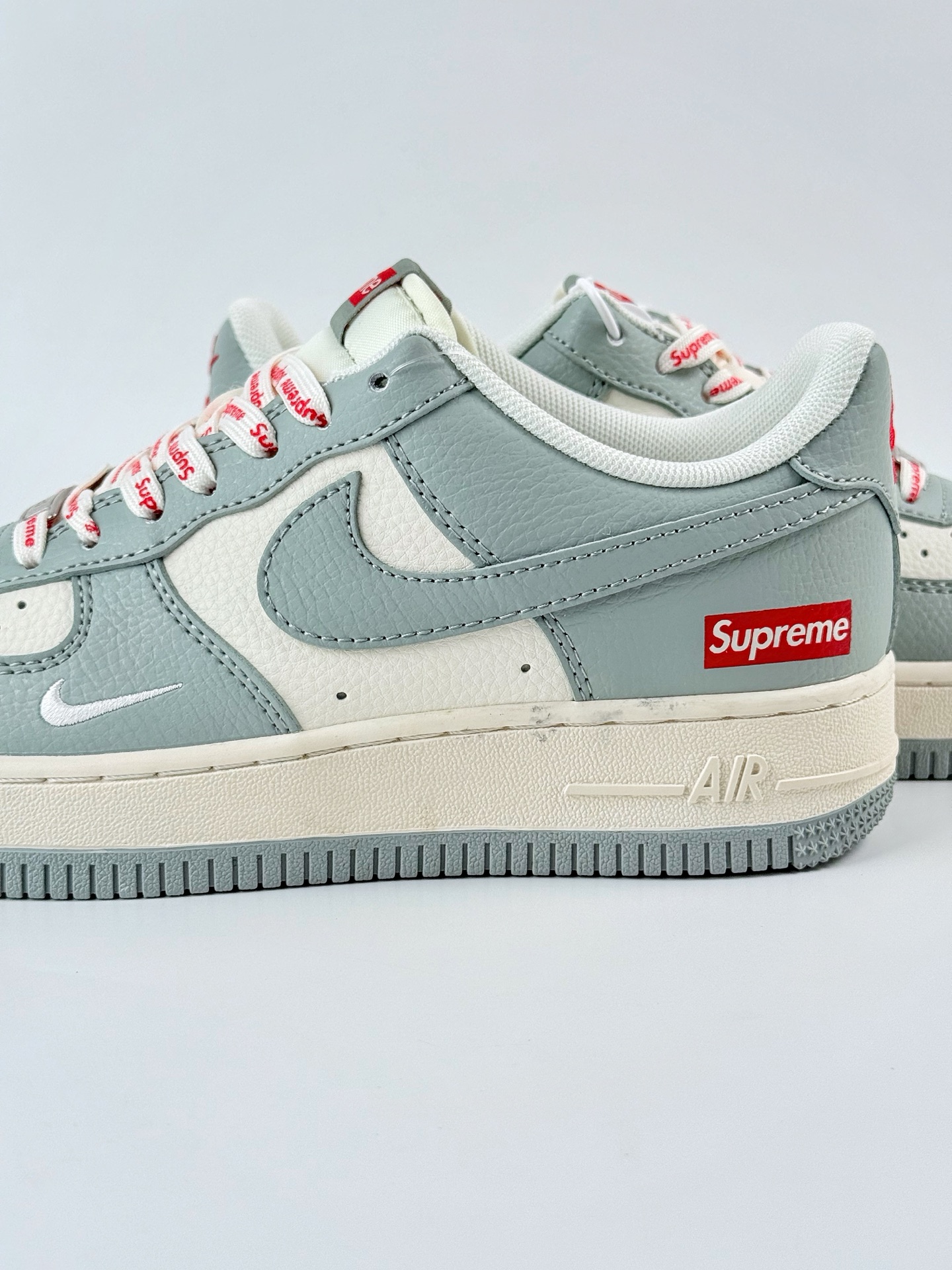 260 Nike Air Force 1 Low 07 x Supreme 灰白小勾 ZH2598-319