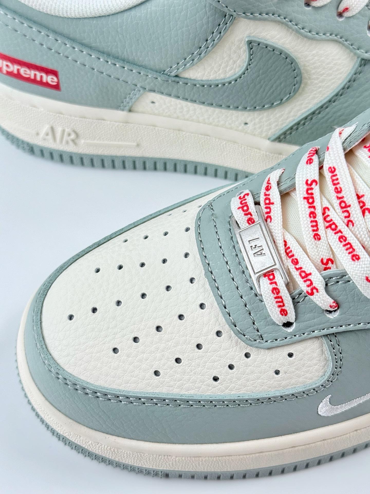 260 Nike Air Force 1 Low 07 x Supreme 灰白小勾 ZH2598-319