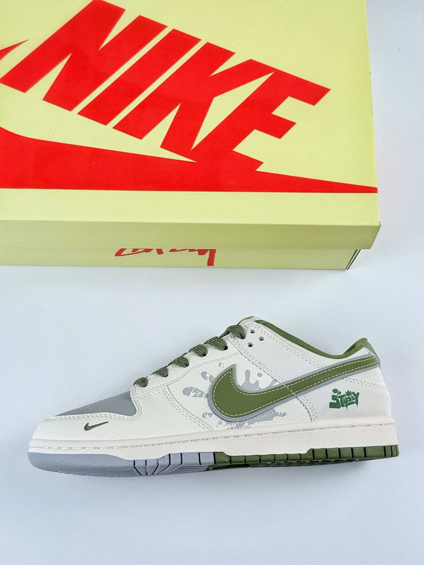 300 Nike SB Dunk Low x Stussy 白绿灰小勾 XS6089-594