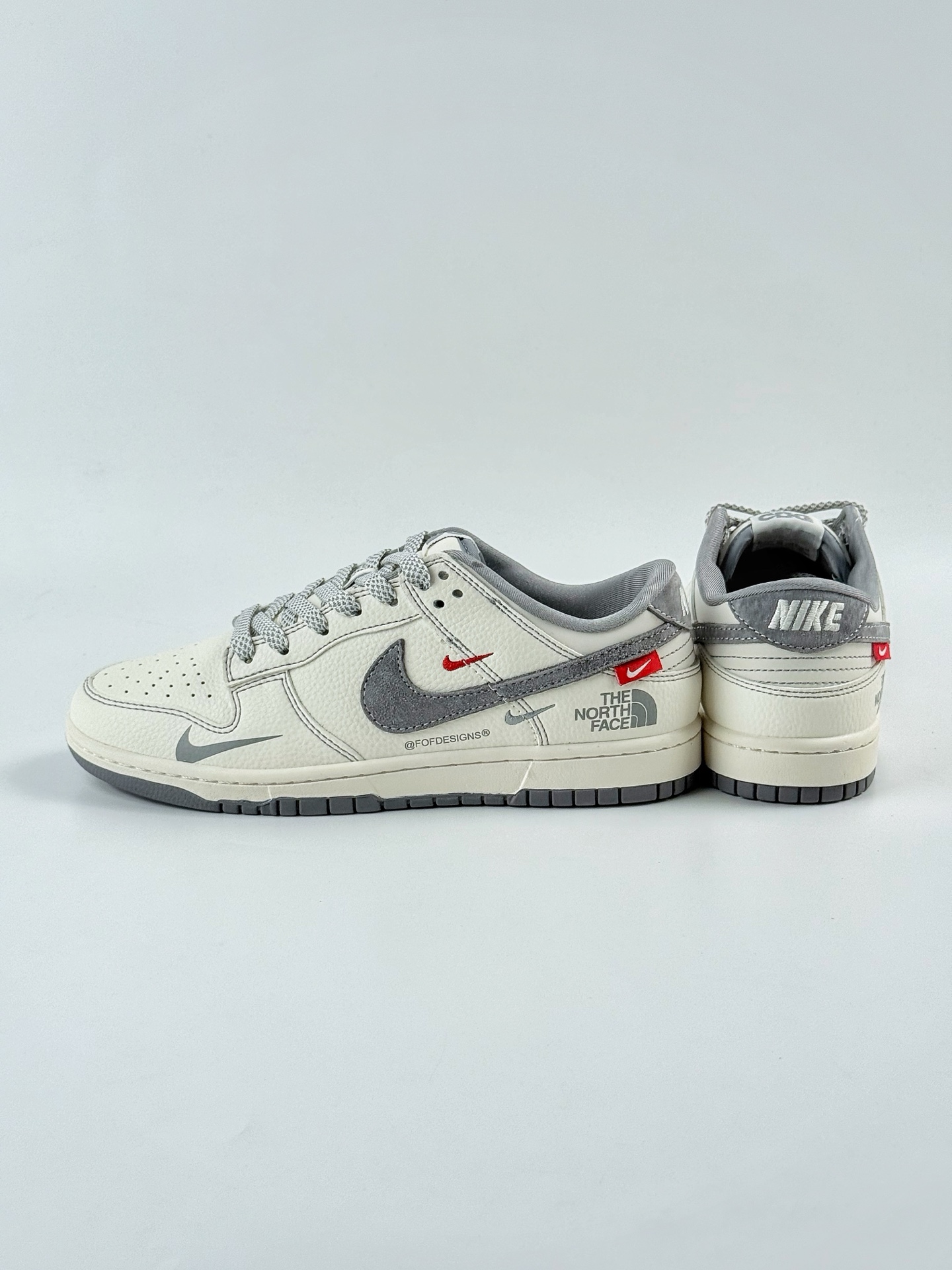 300 Nike SB Dunk Low x The North Face 白灰三小勾满天星 YX5066-340