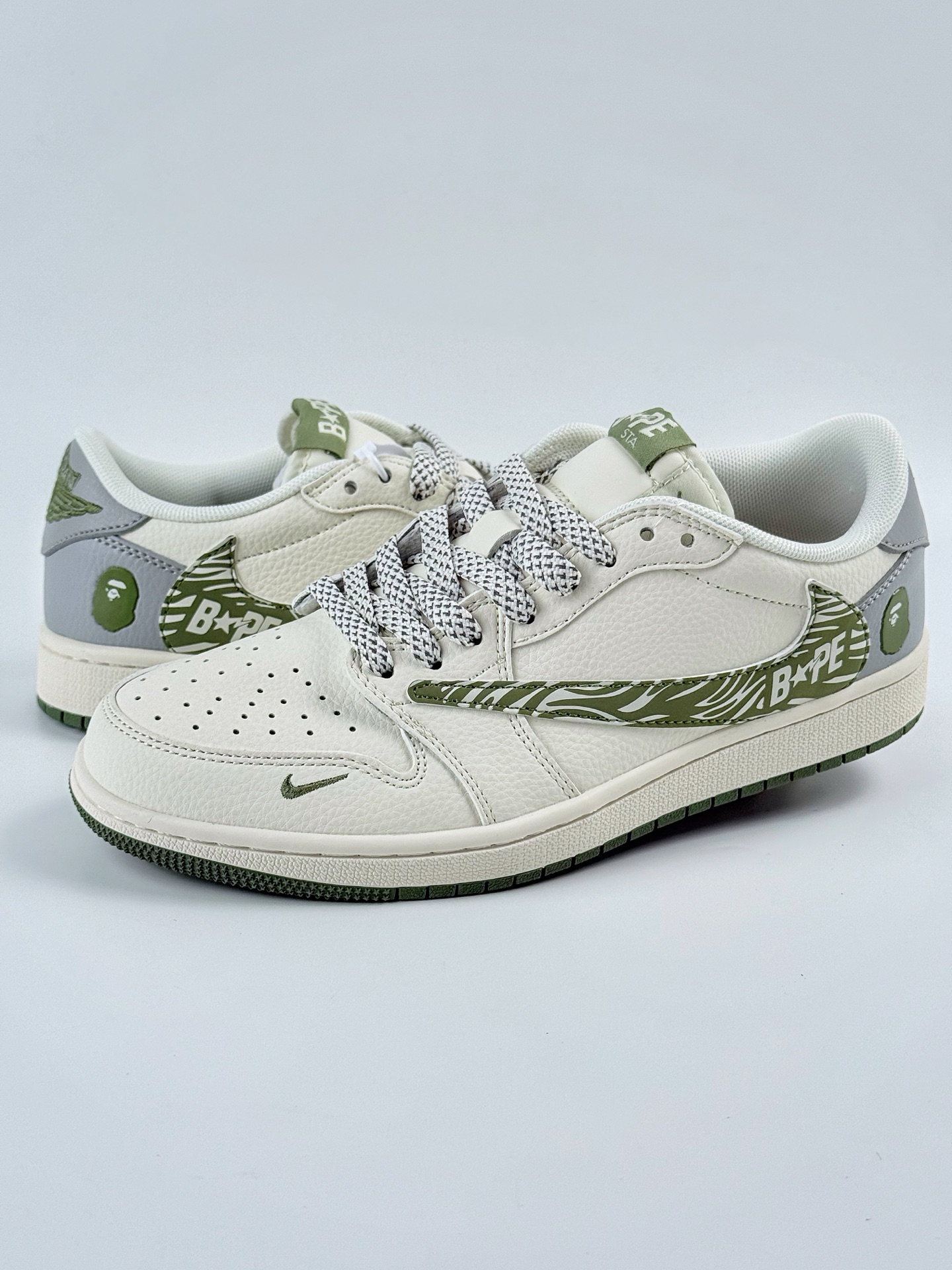 260 Travis Scott x Nike Air Jordan 1 Low x BAPE Air Jordan 1 Low 反转白绿灰小勾满天星倒钩 HS8068-001