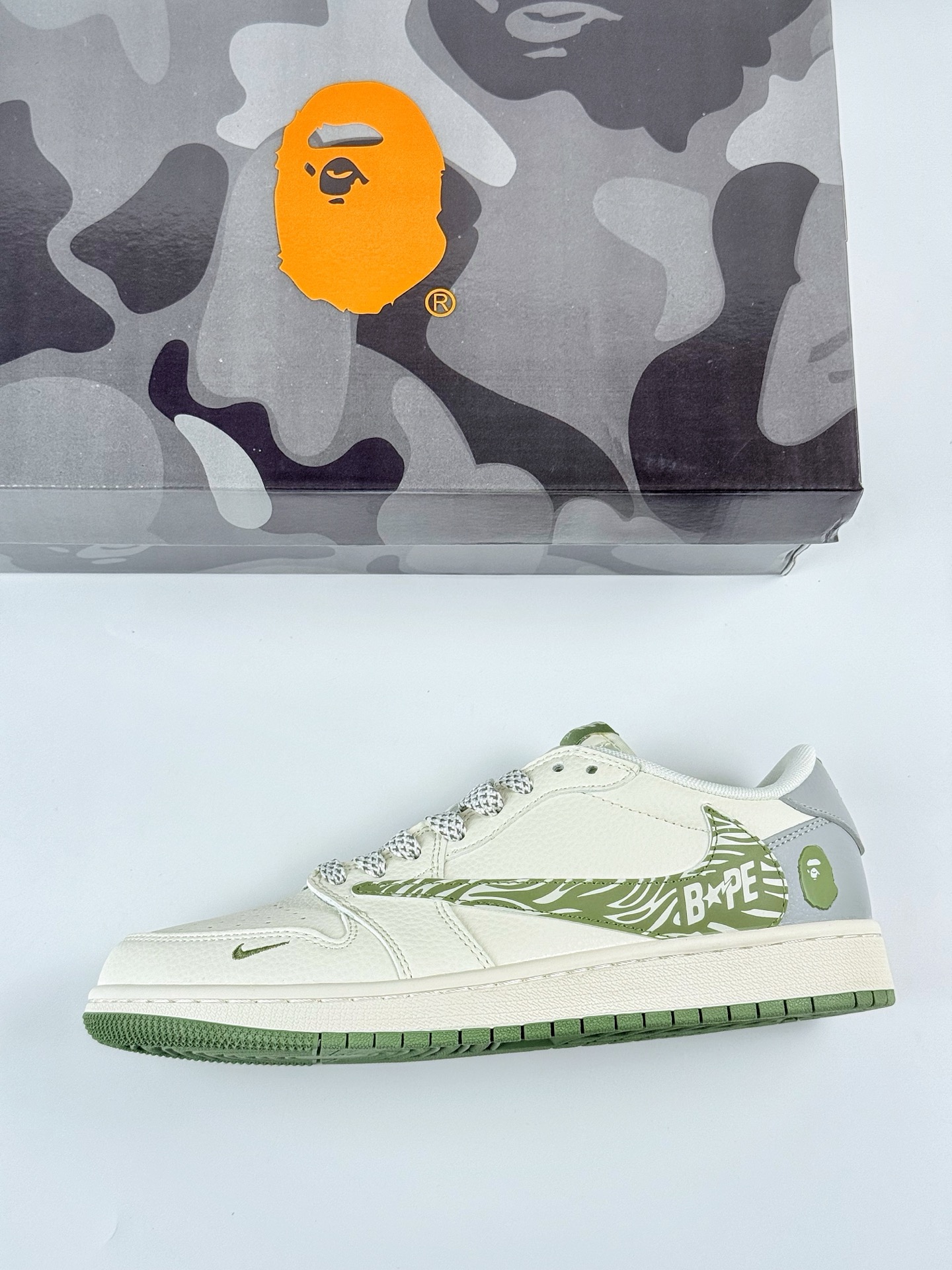 260 Travis Scott x Nike Air Jordan 1 Low x BAPE Air Jordan 1 Low 反转白绿灰小勾满天星倒钩 HS8068-001