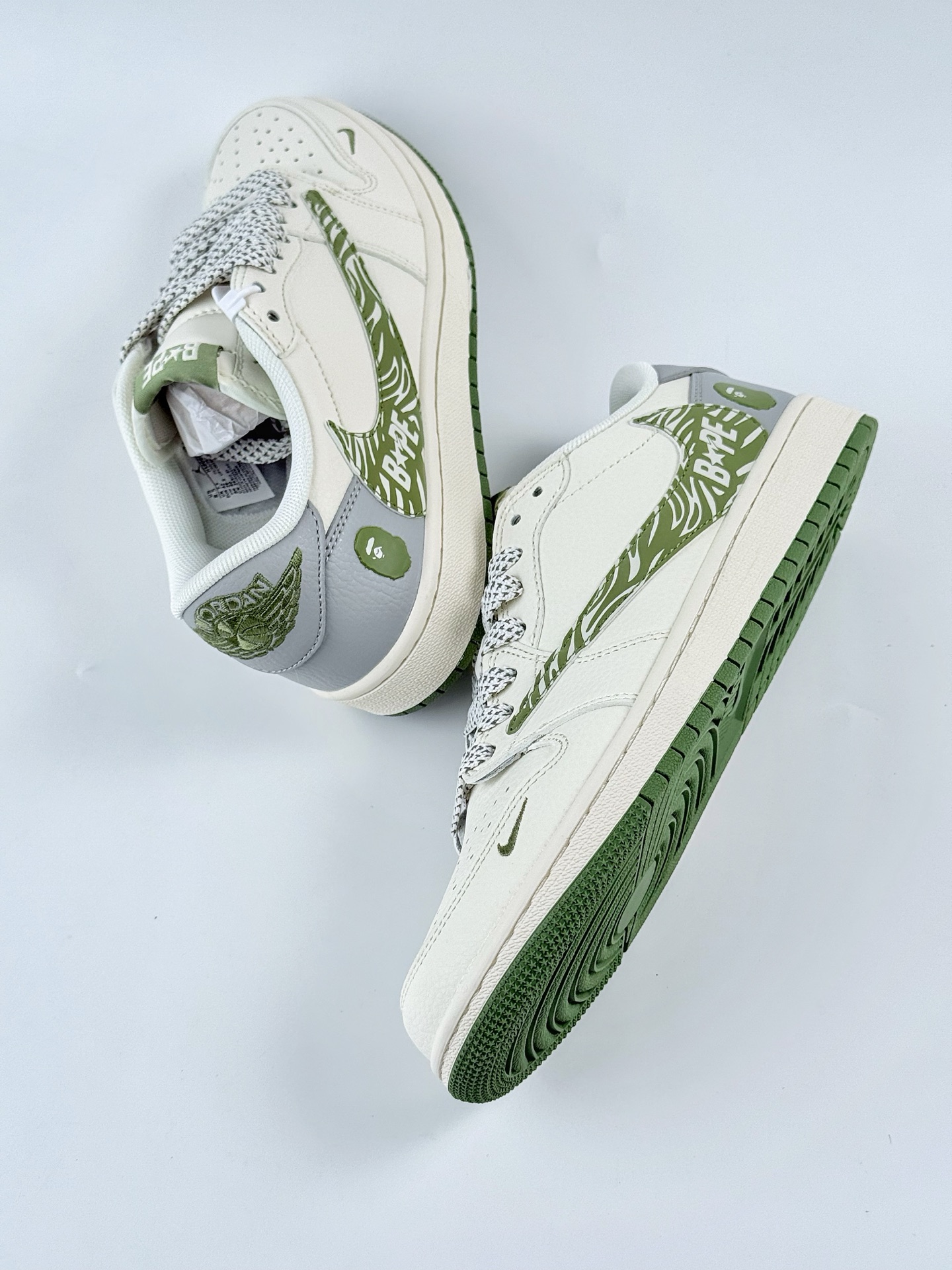 260 Travis Scott x Nike Air Jordan 1 Low x BAPE Air Jordan 1 Low 反转白绿灰小勾满天星倒钩 HS8068-001